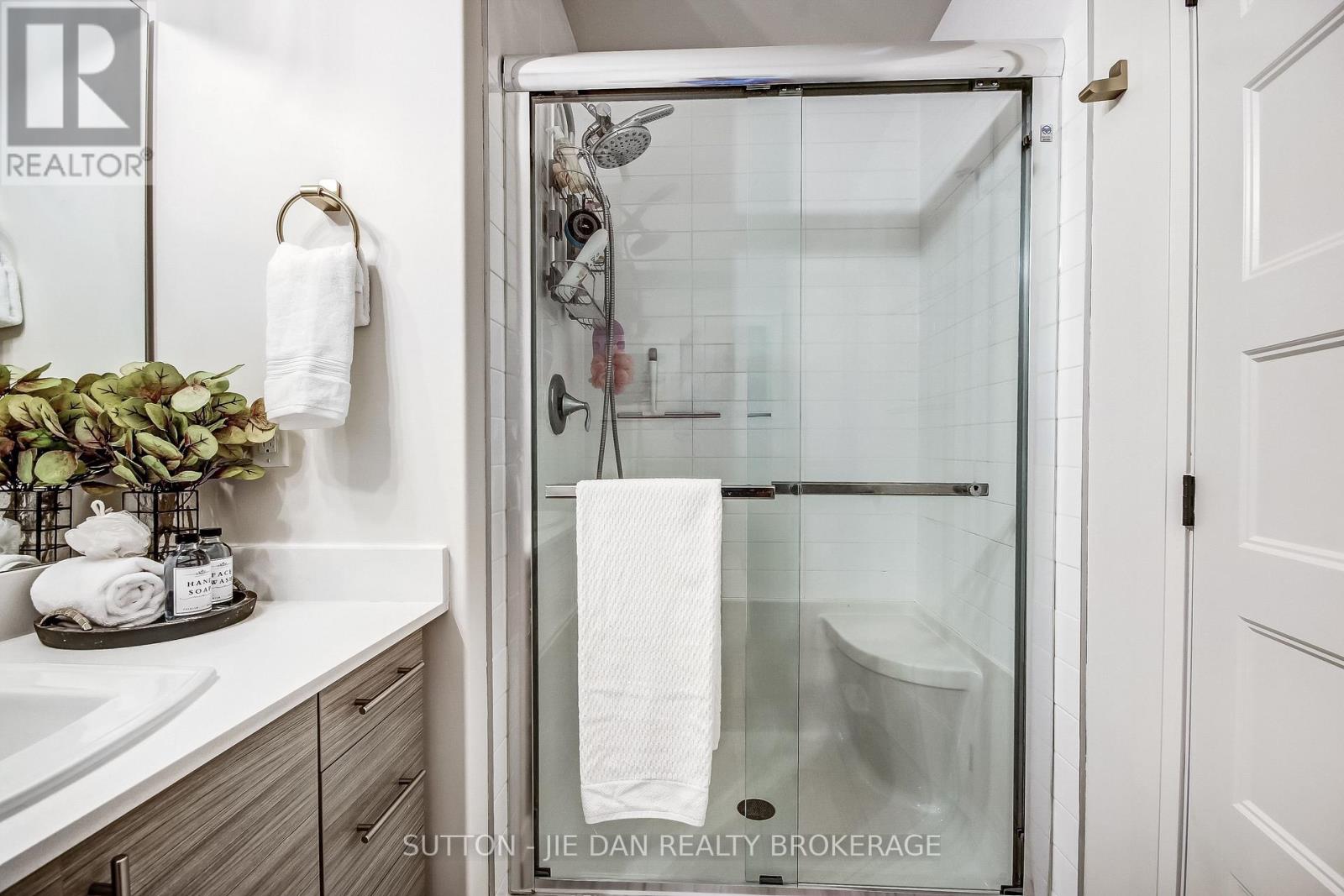78 - 3025 Singleton Avenue Property Photo 14