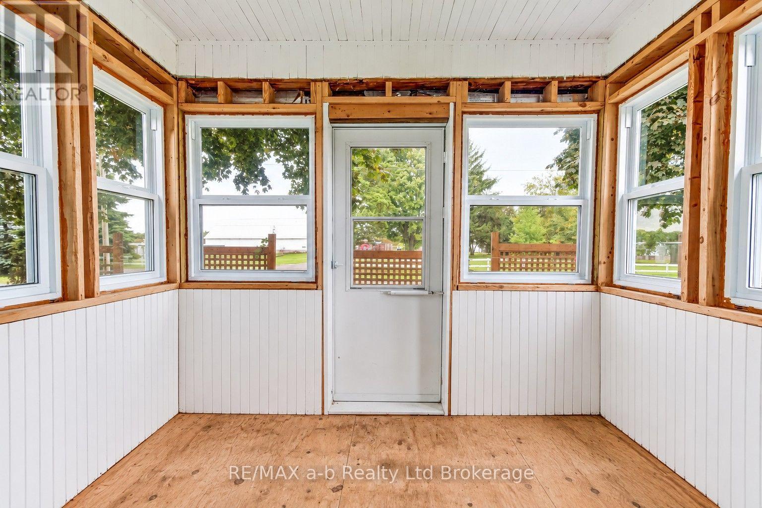 2237 Pinegrove Road Property Photo 16