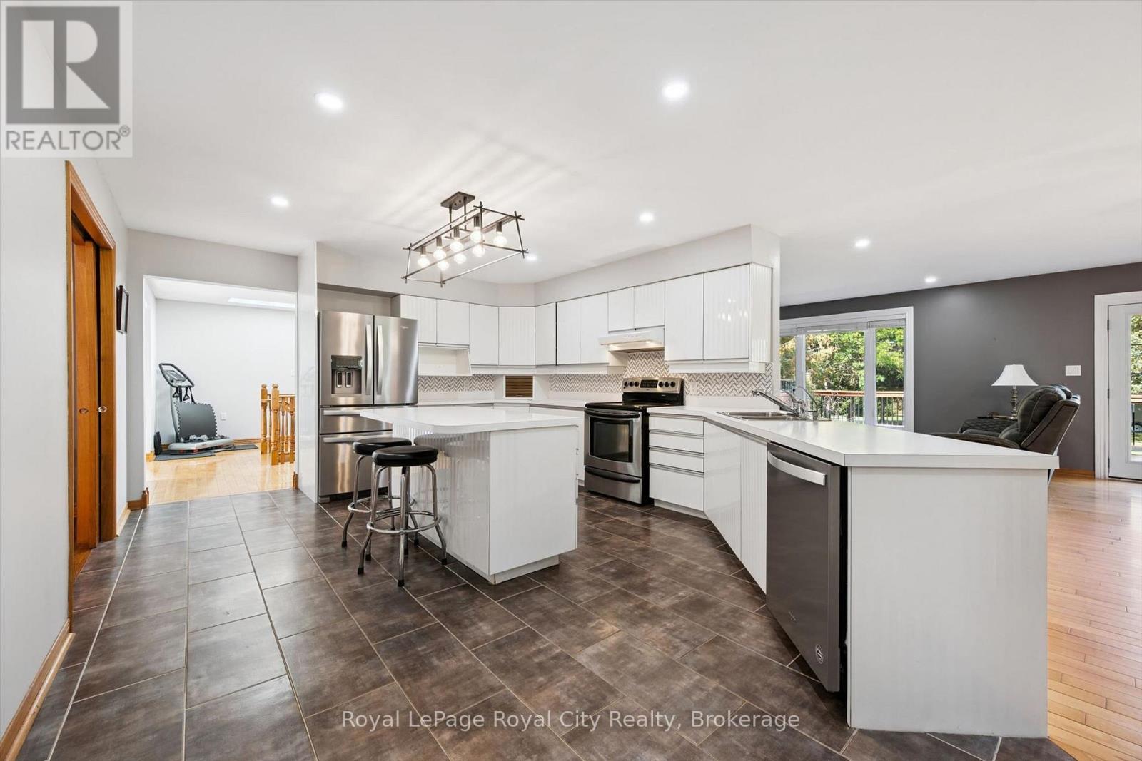 152043 12th Line Property Photo 12