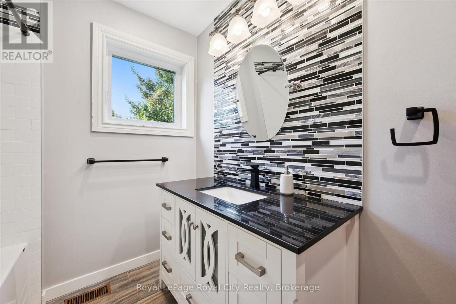 152043 12th Line Property Photo 19