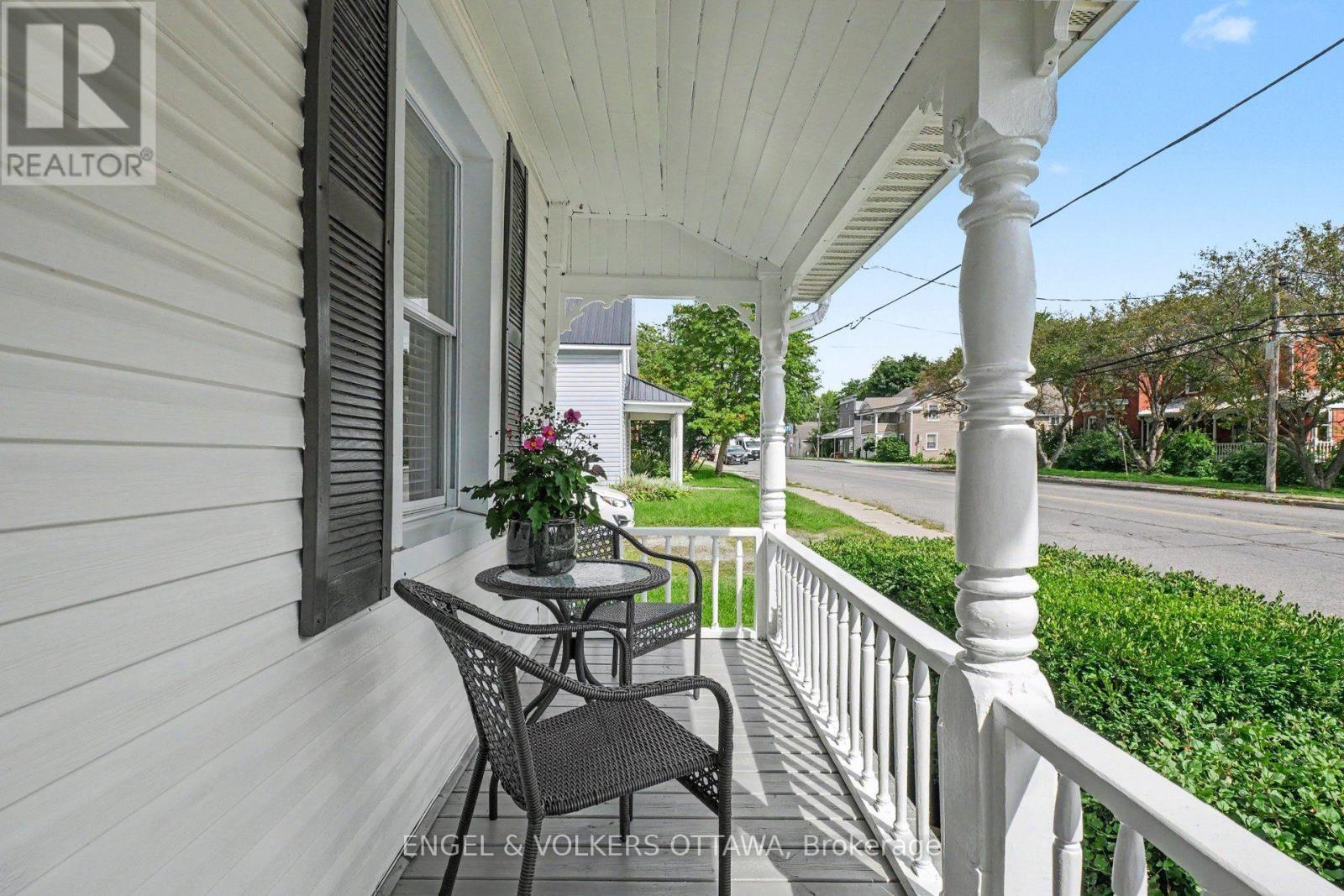 8169 Victoria Street Property Photo 4