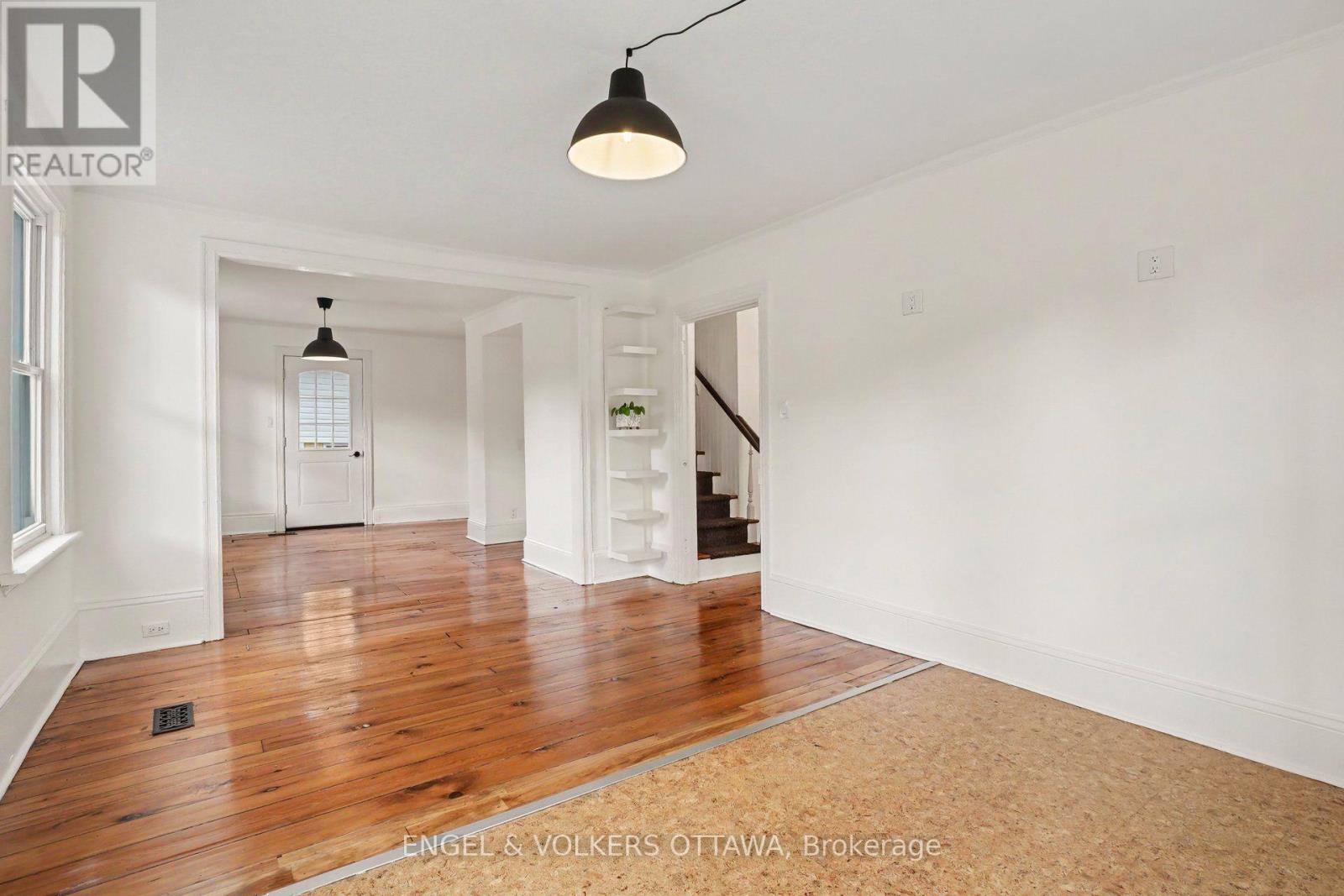 8169 Victoria Street Property Photo 7