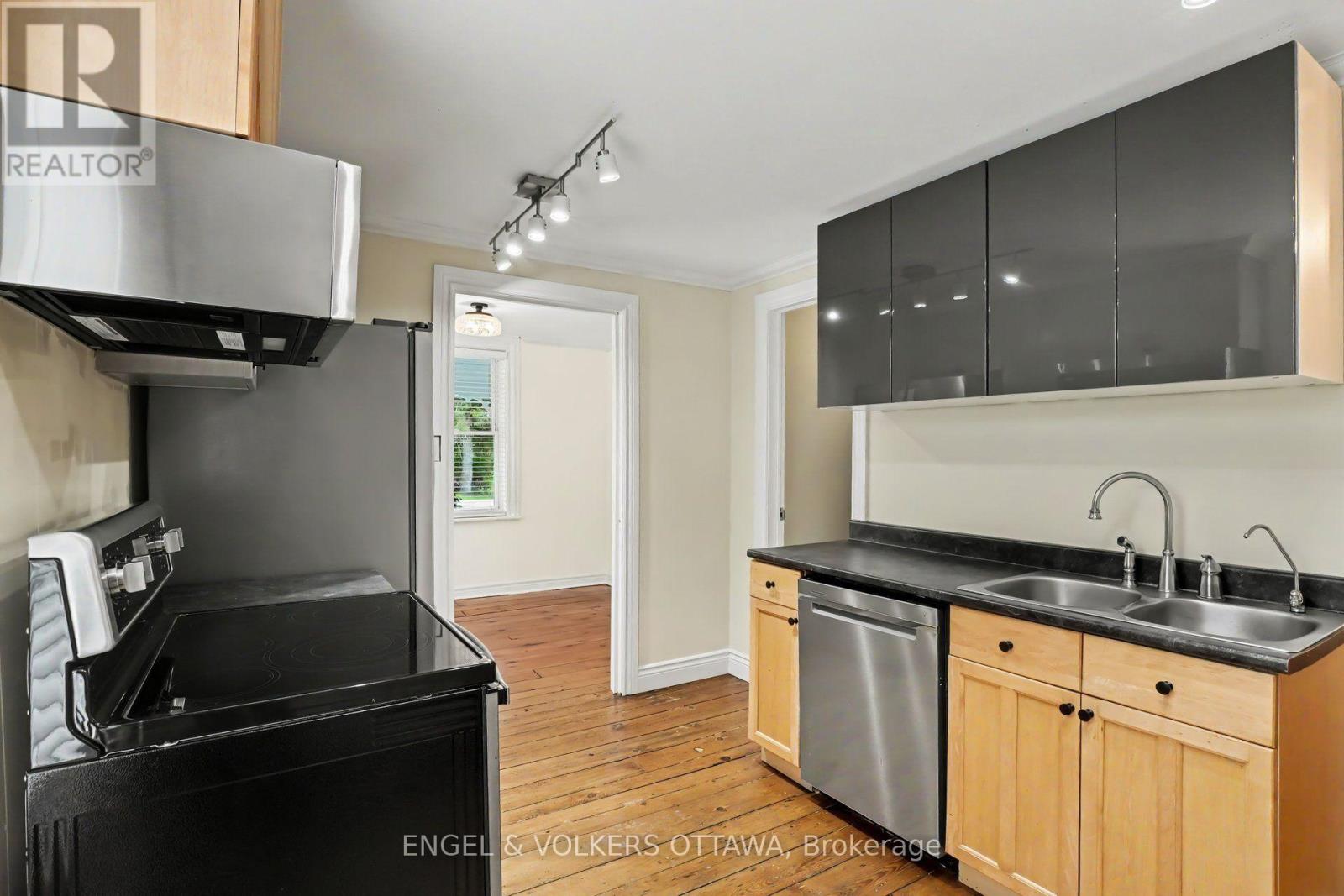 8169 Victoria Street Property Photo 11