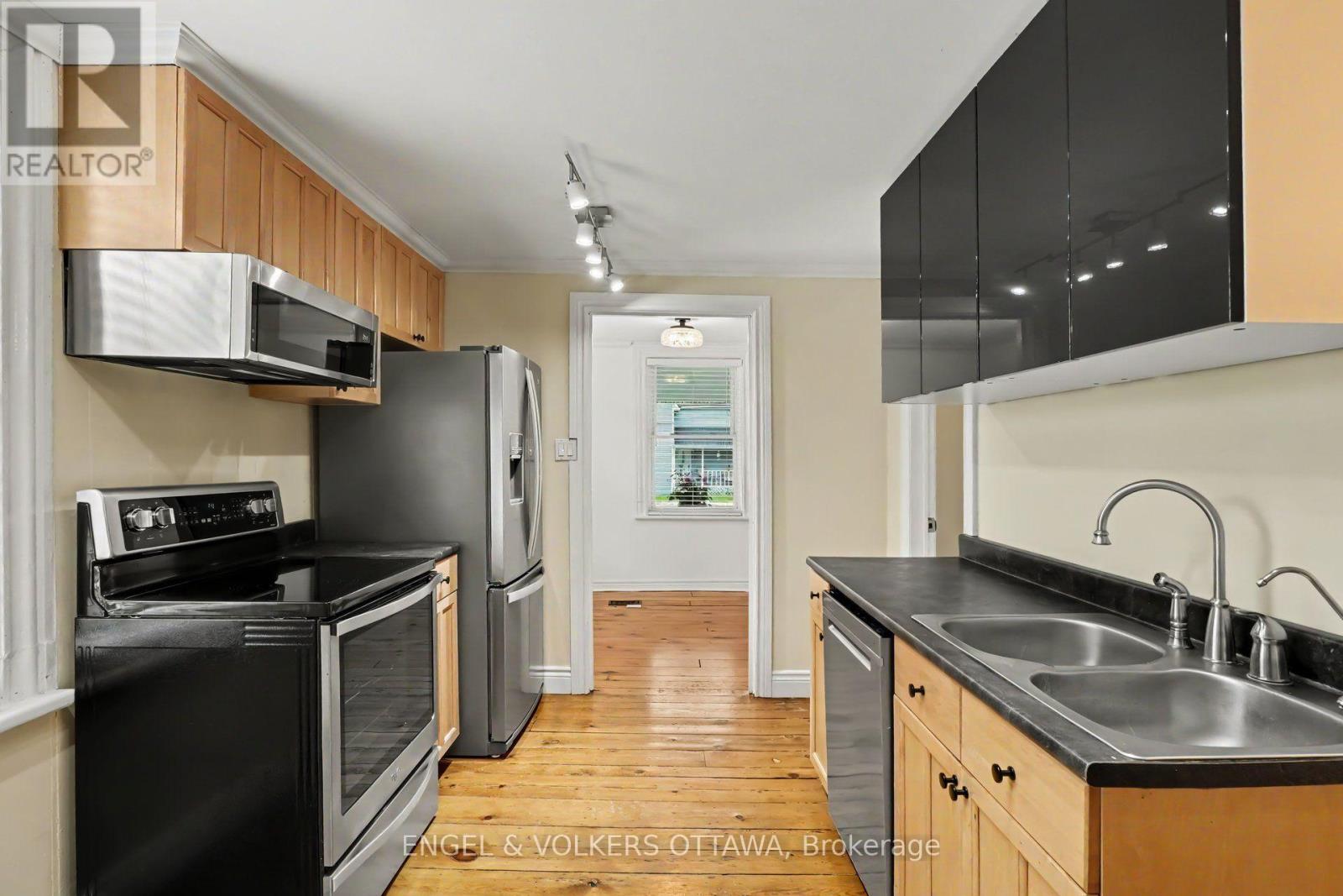 8169 Victoria Street Property Photo 12