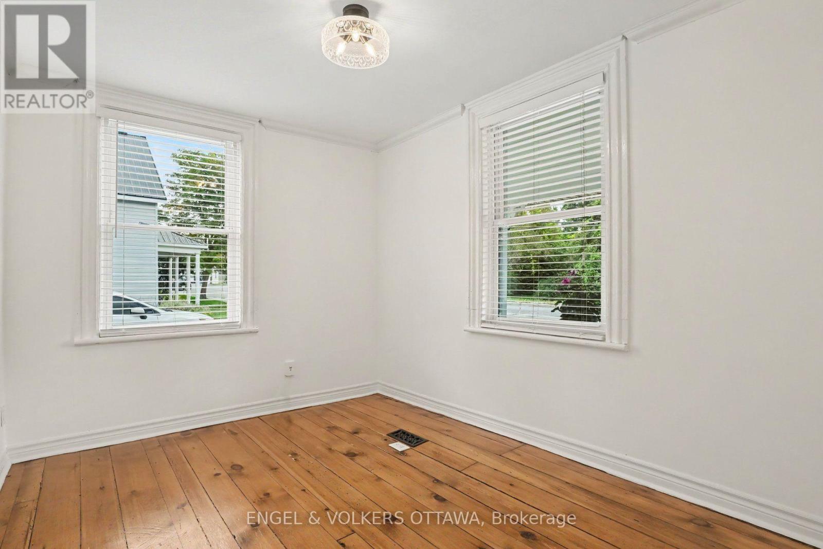 8169 Victoria Street Property Photo 13