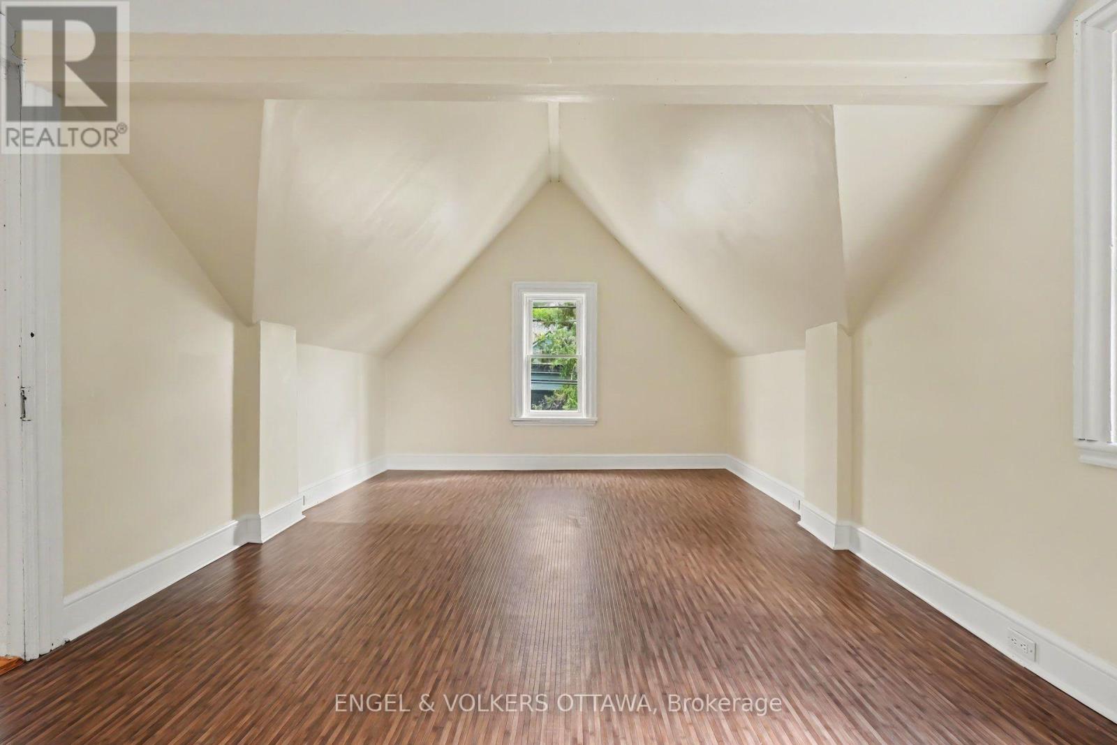 8169 Victoria Street Property Photo 17