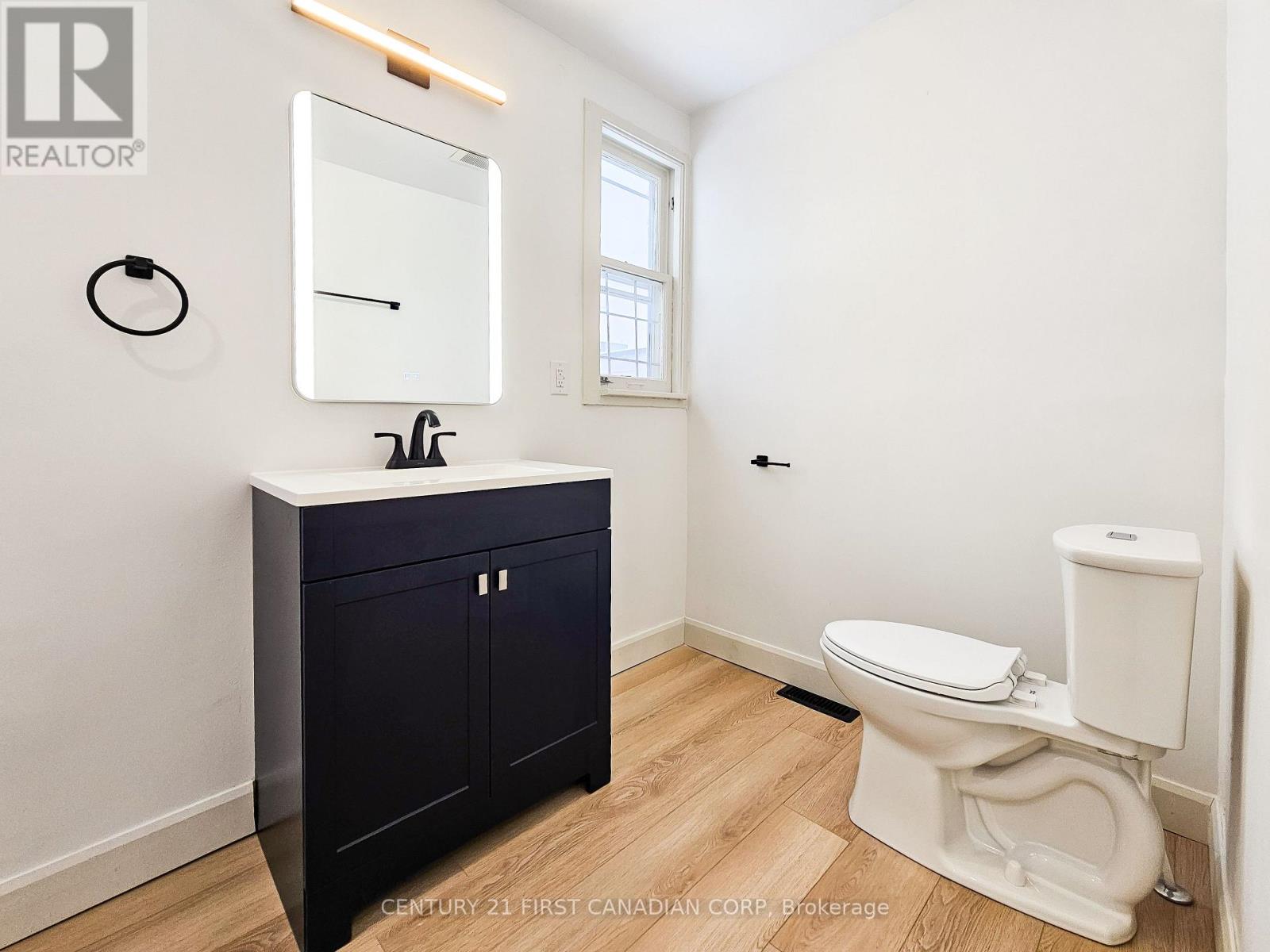 Unit 1 - 859 Dundas Street Property Photo 7