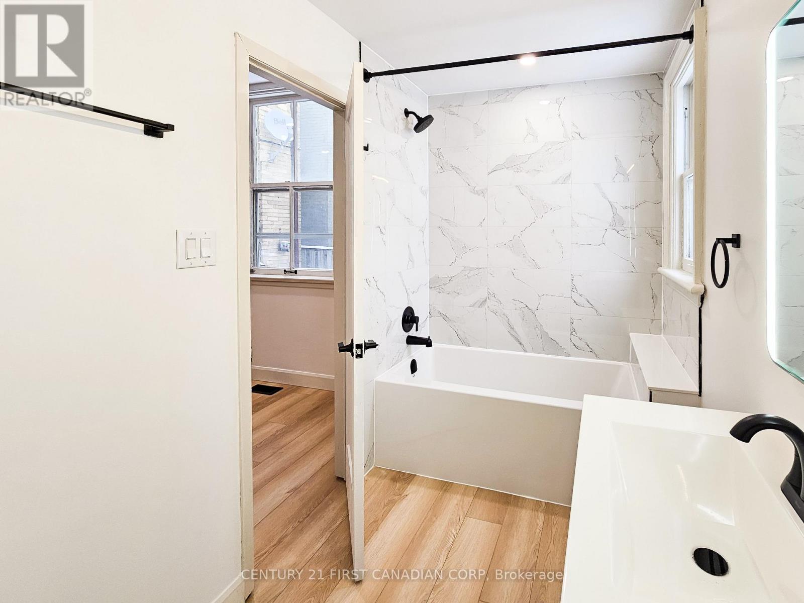 Unit 1 - 859 Dundas Street Property Photo 8