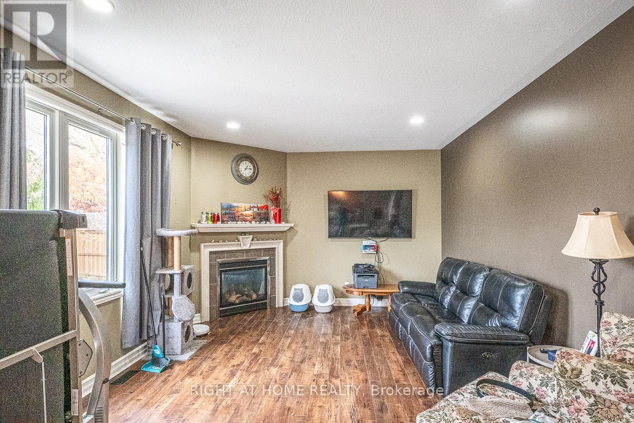 1366 Kains Woods Terrace Property Photo 14