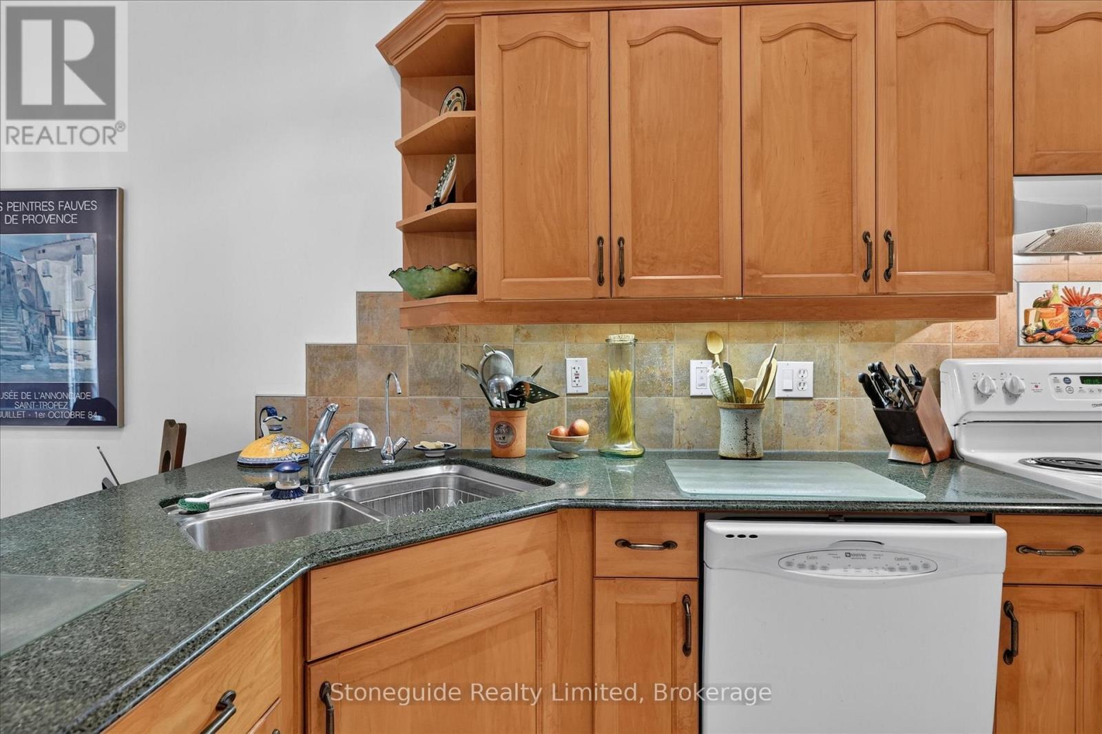 761 Cedarhurst Drive Property Photo 10