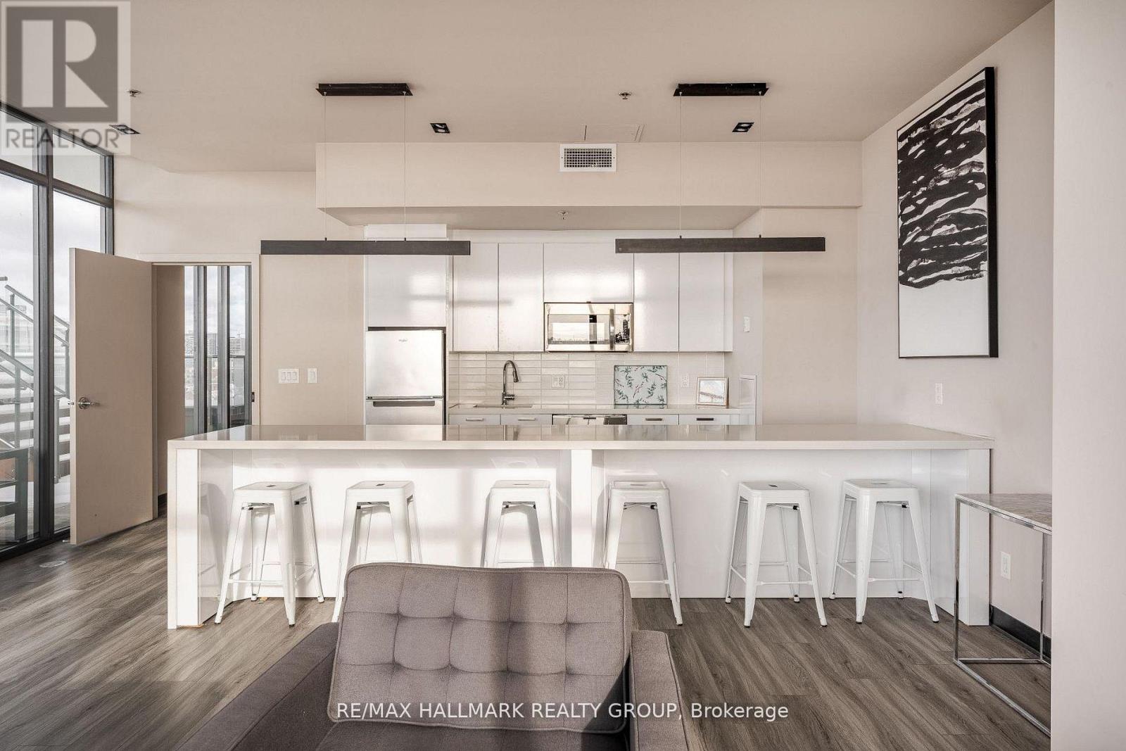 710 - 203 Catherine Street W Property Photo 16