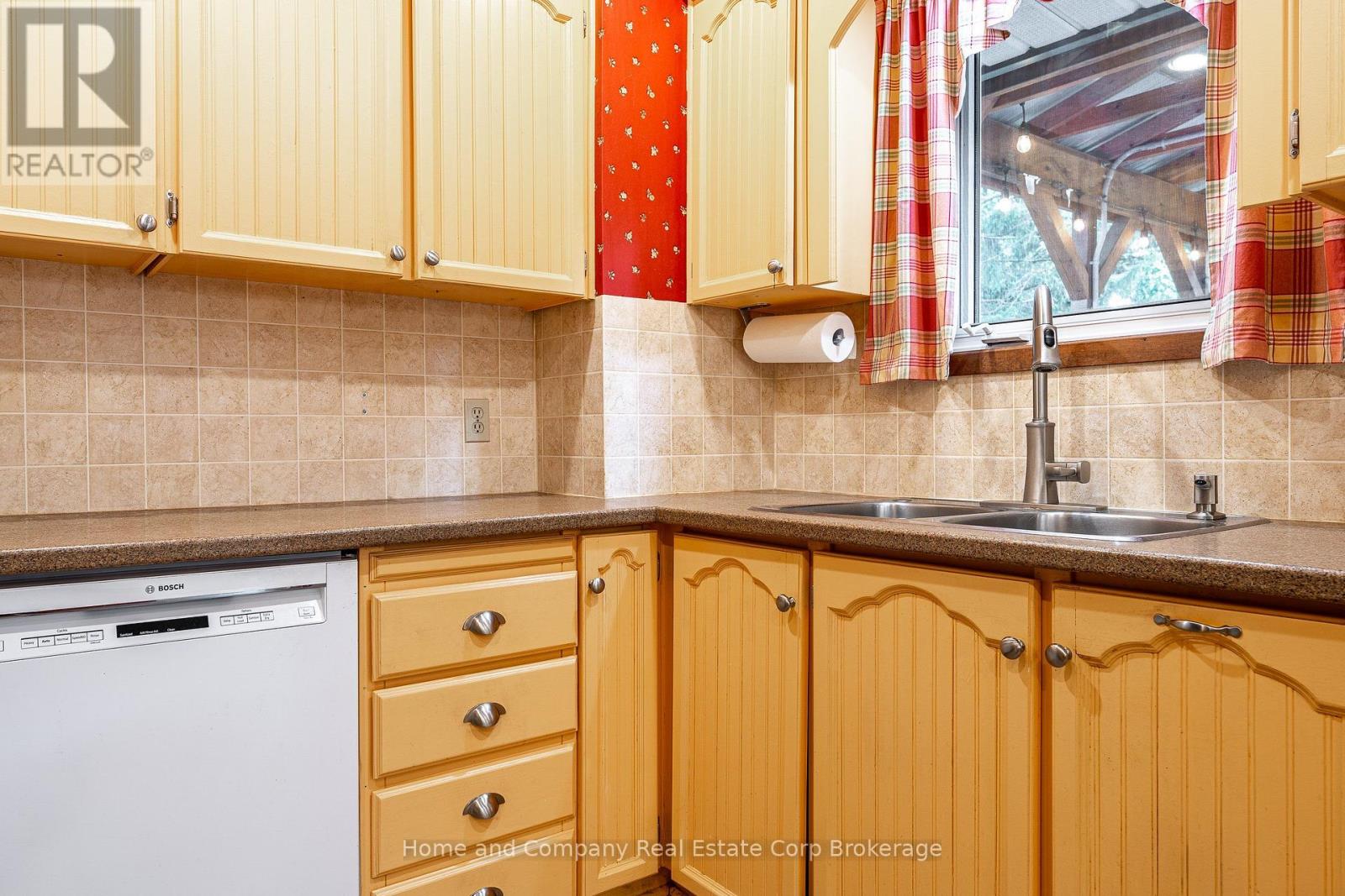69 Nethercott Drive Property Photo 15