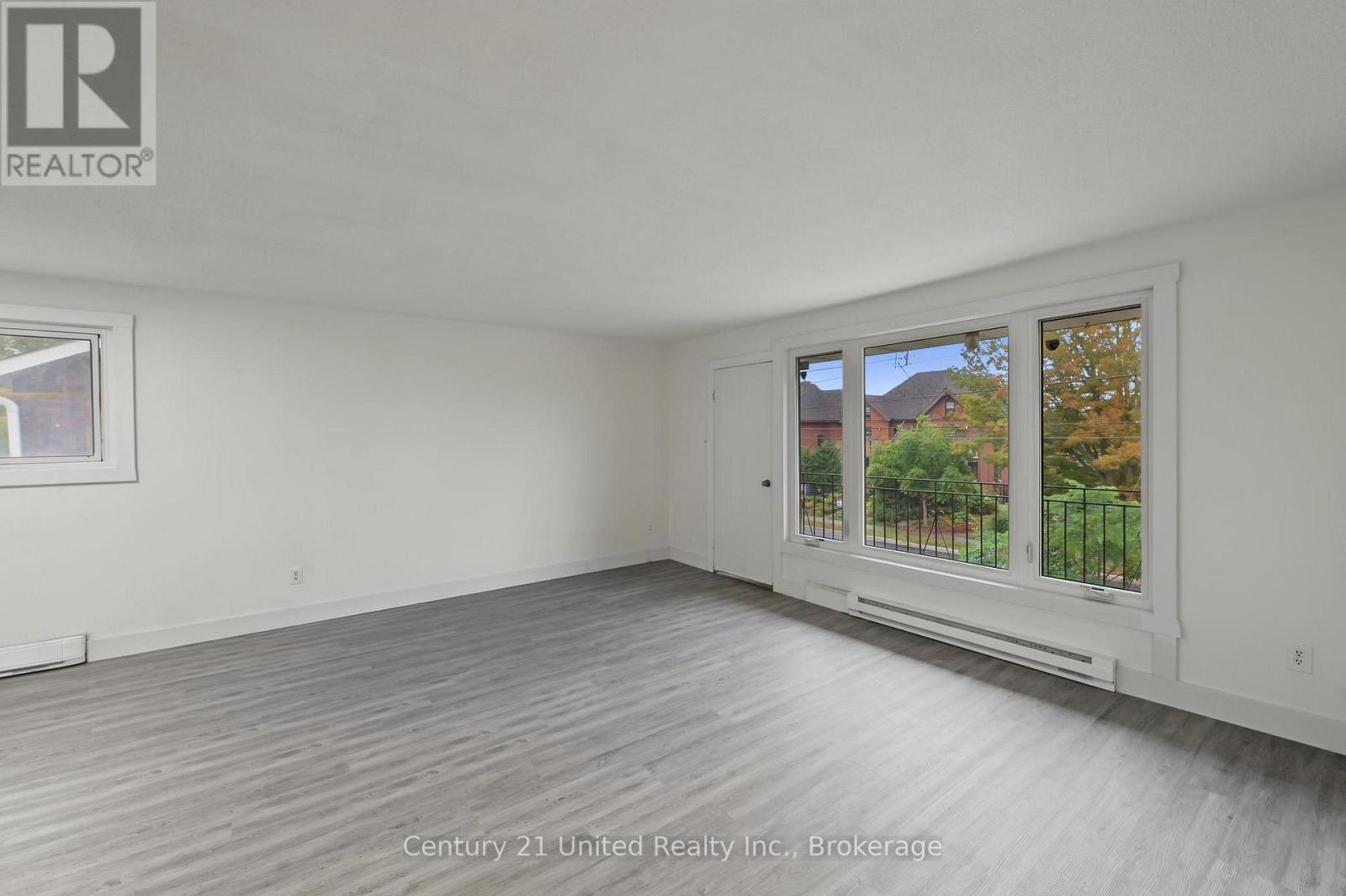 198 Aylmer Street N Property Photo 4