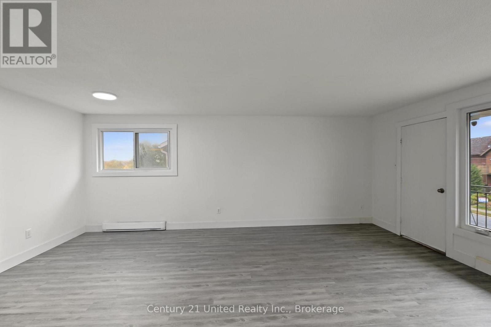 198 Aylmer Street N Property Photo 5