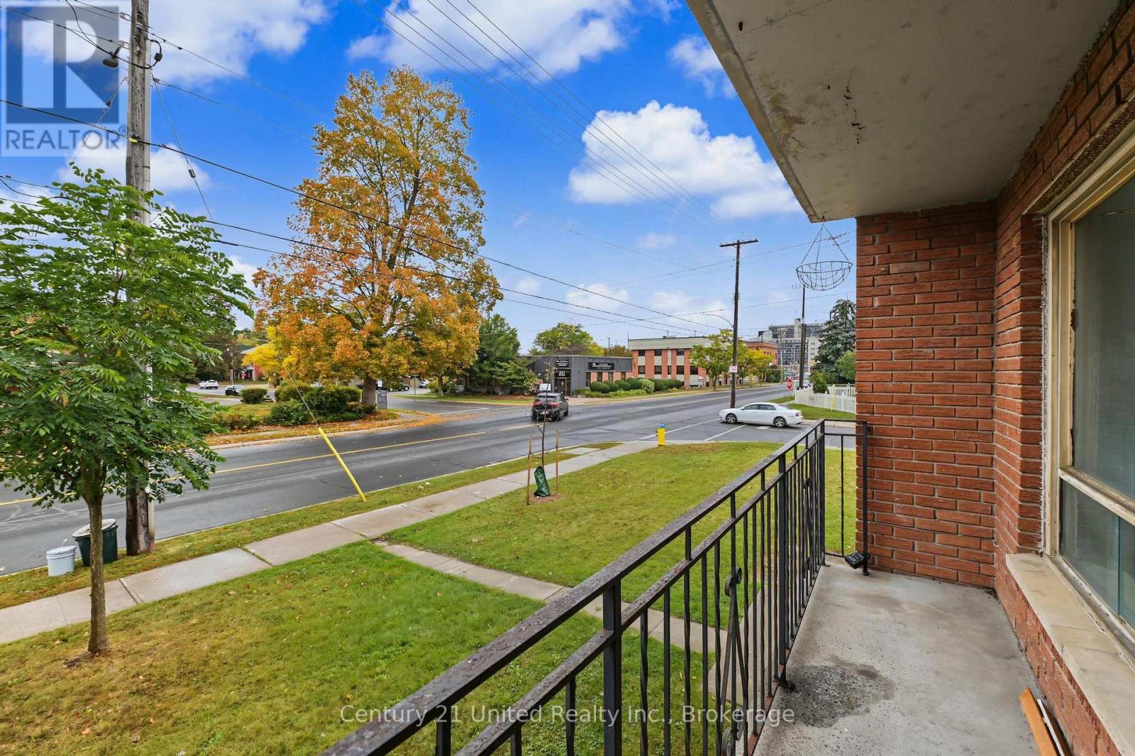 198 Aylmer Street N Property Photo 13