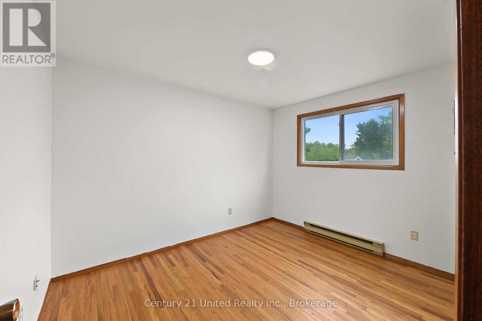 198 Aylmer Street N Property Photo 21