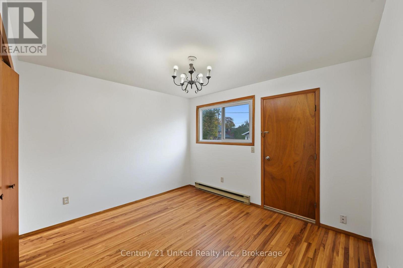 198 Aylmer Street N Property Photo 22