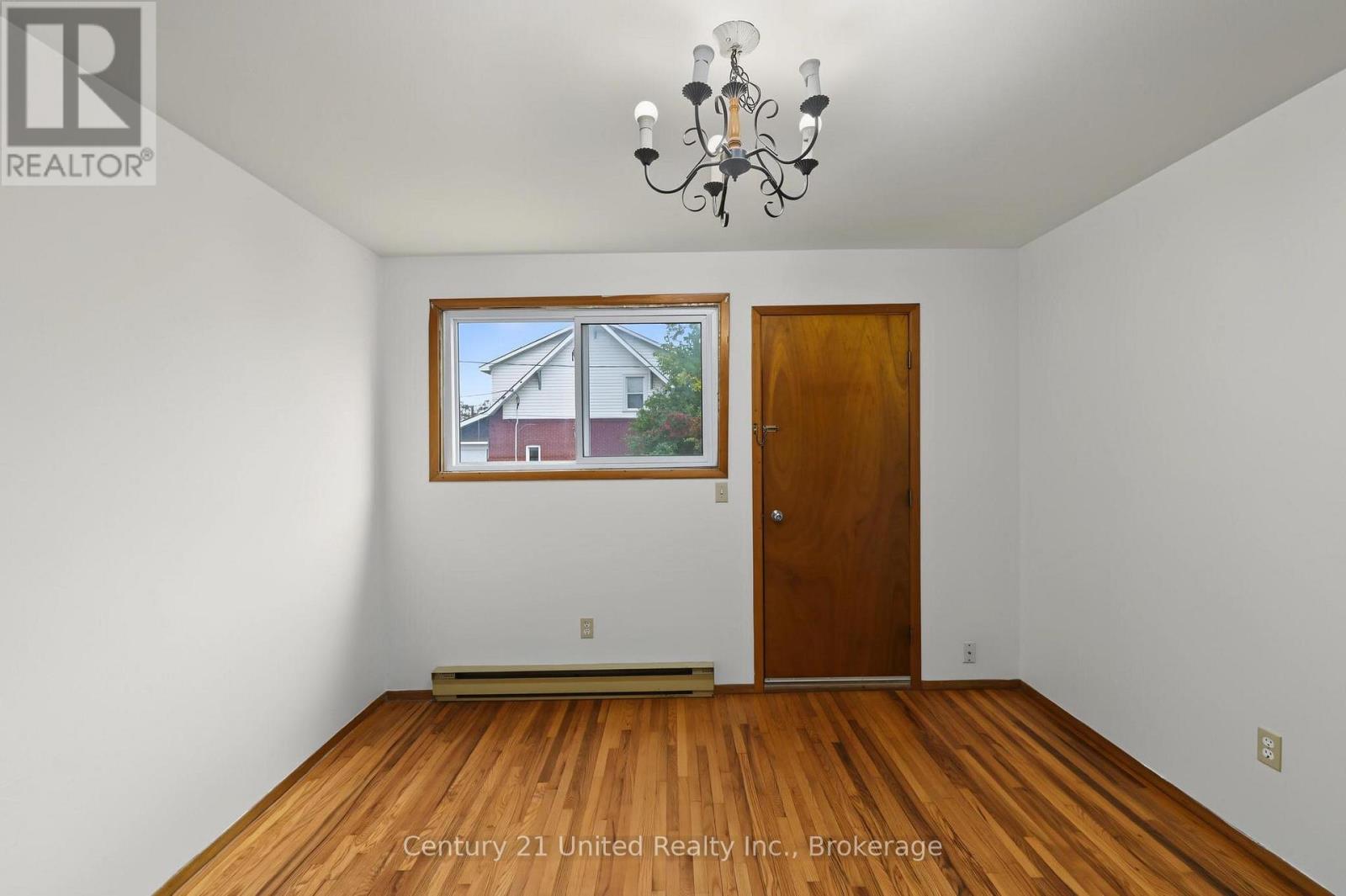 198 Aylmer Street N Property Photo 23