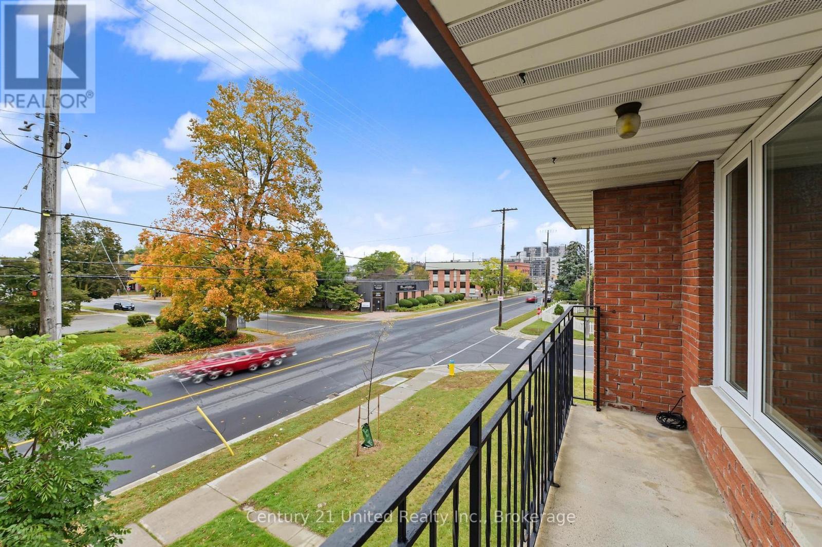 198 Aylmer Street N Property Photo 24
