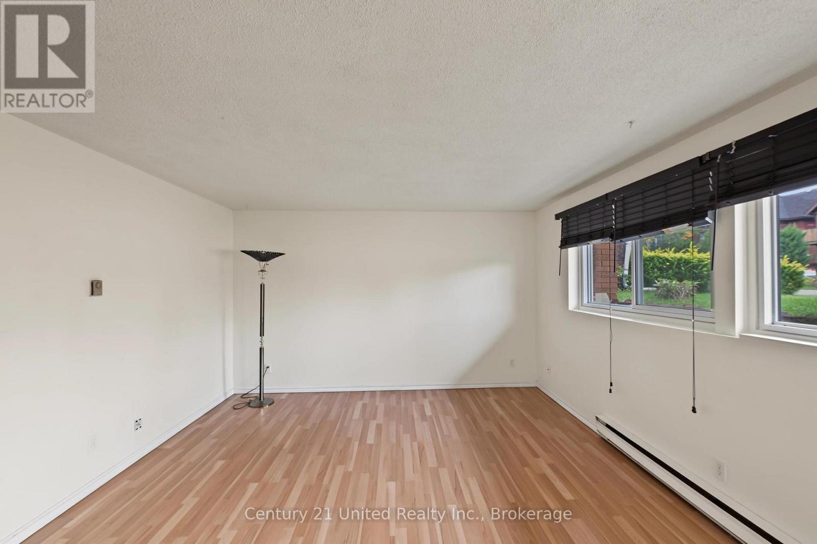 198 Aylmer Street N Property Photo 27