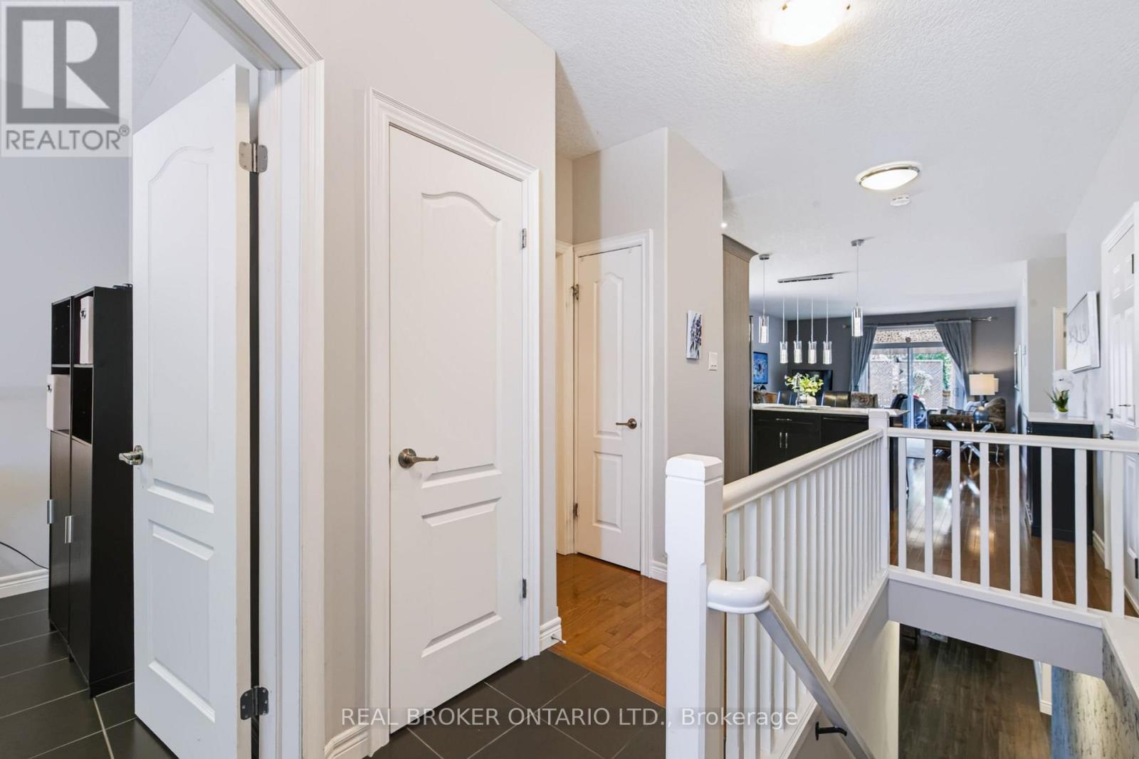 22 - 244 Dundas Street W Property Photo 4