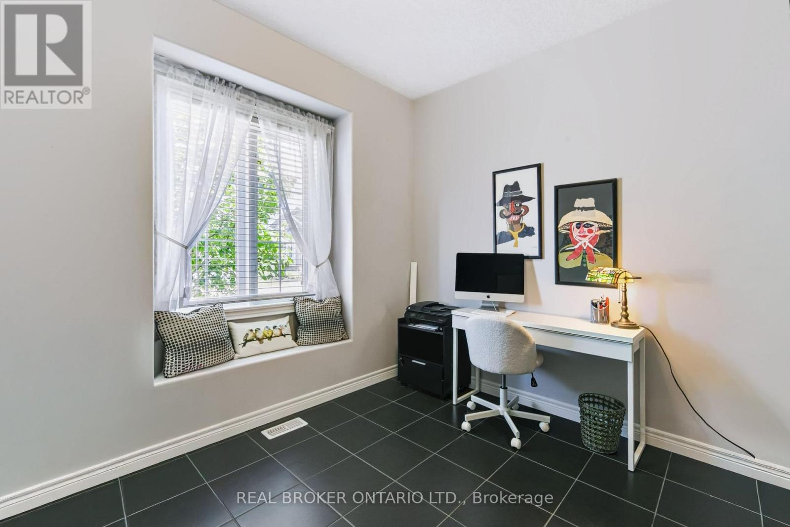 22 - 244 Dundas Street W Property Photo 5