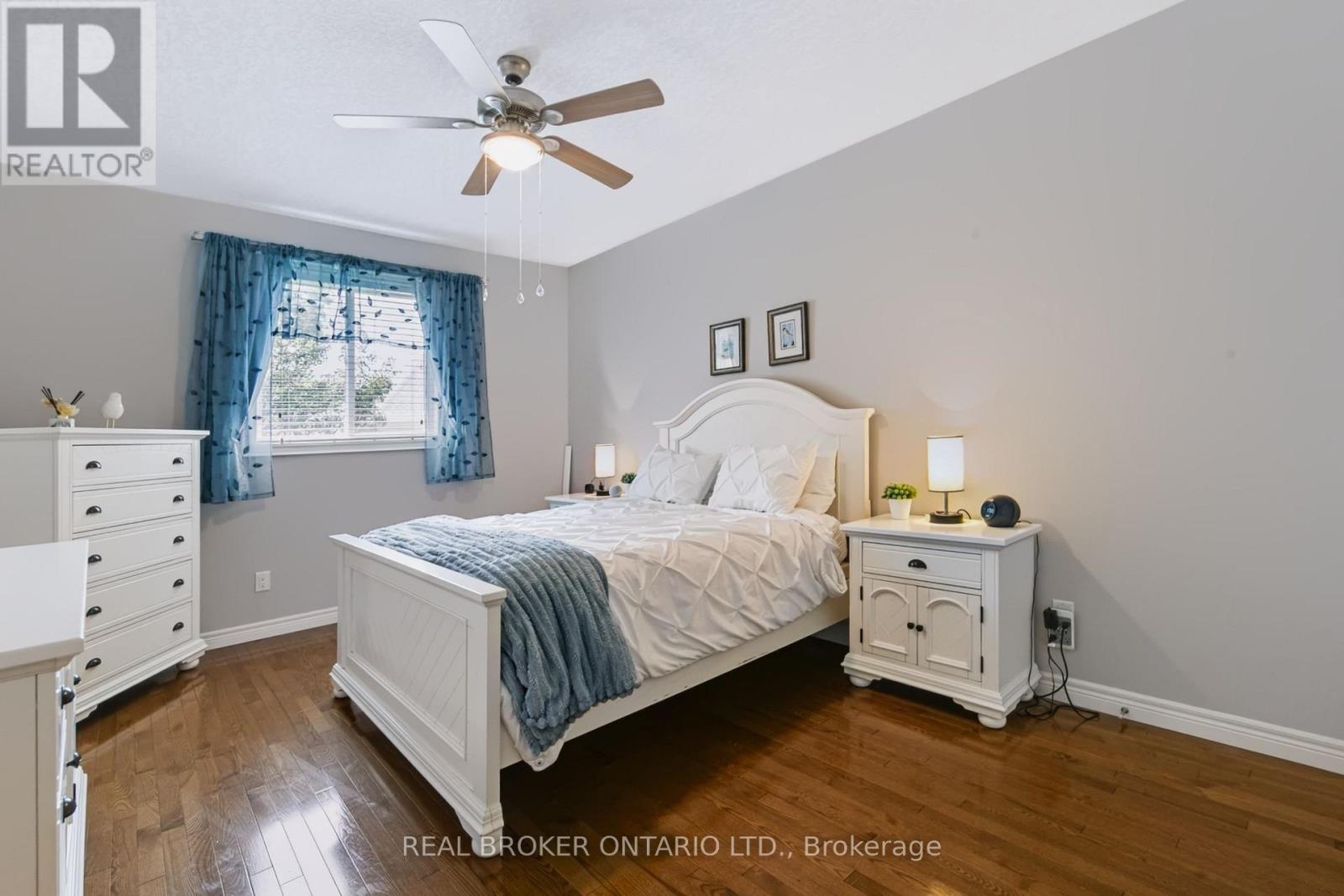 22 - 244 Dundas Street W Property Photo 18