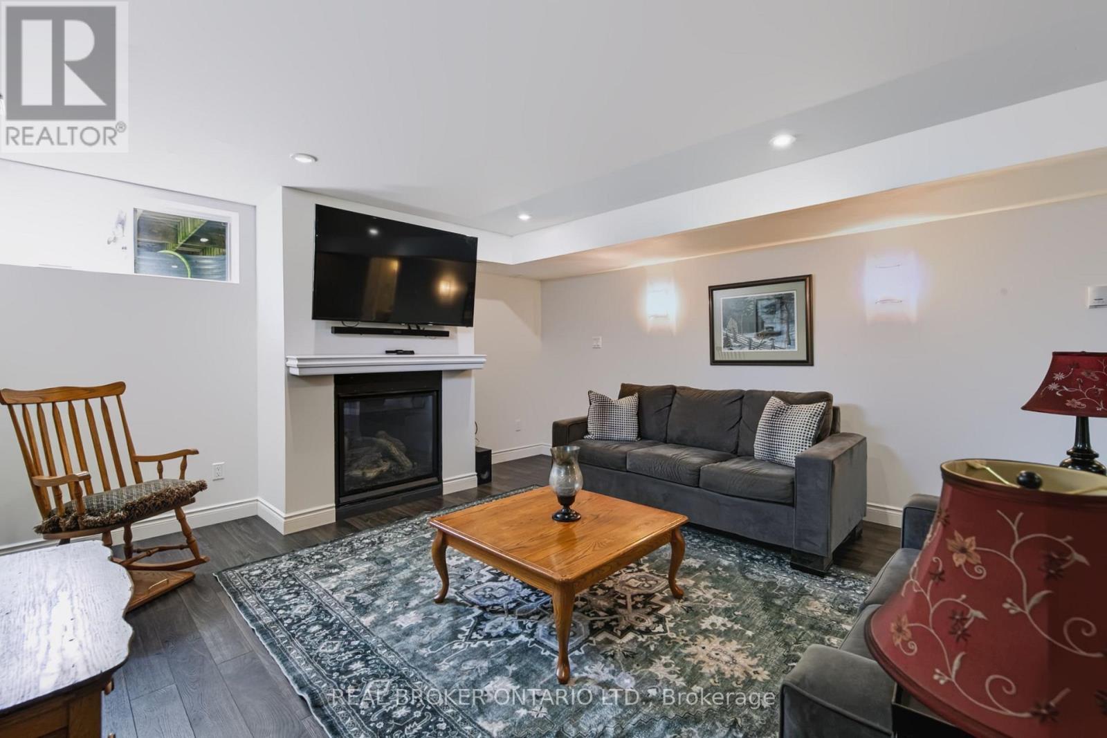22 - 244 Dundas Street W Property Photo 22