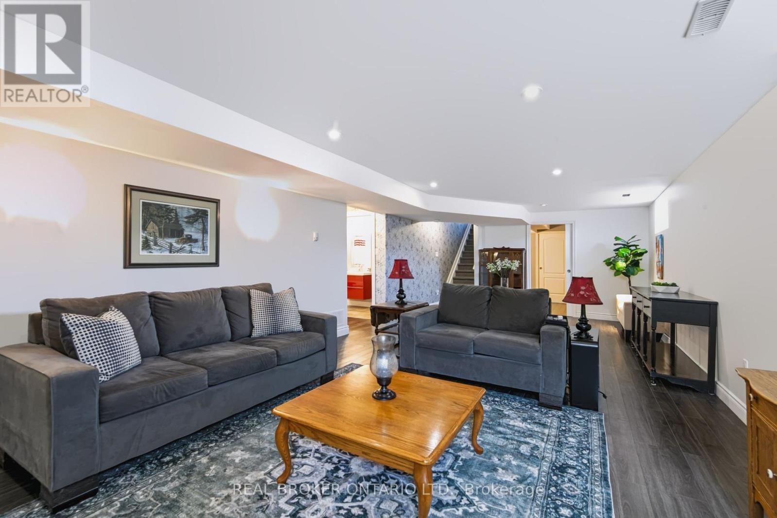 22 - 244 Dundas Street W Property Photo 23