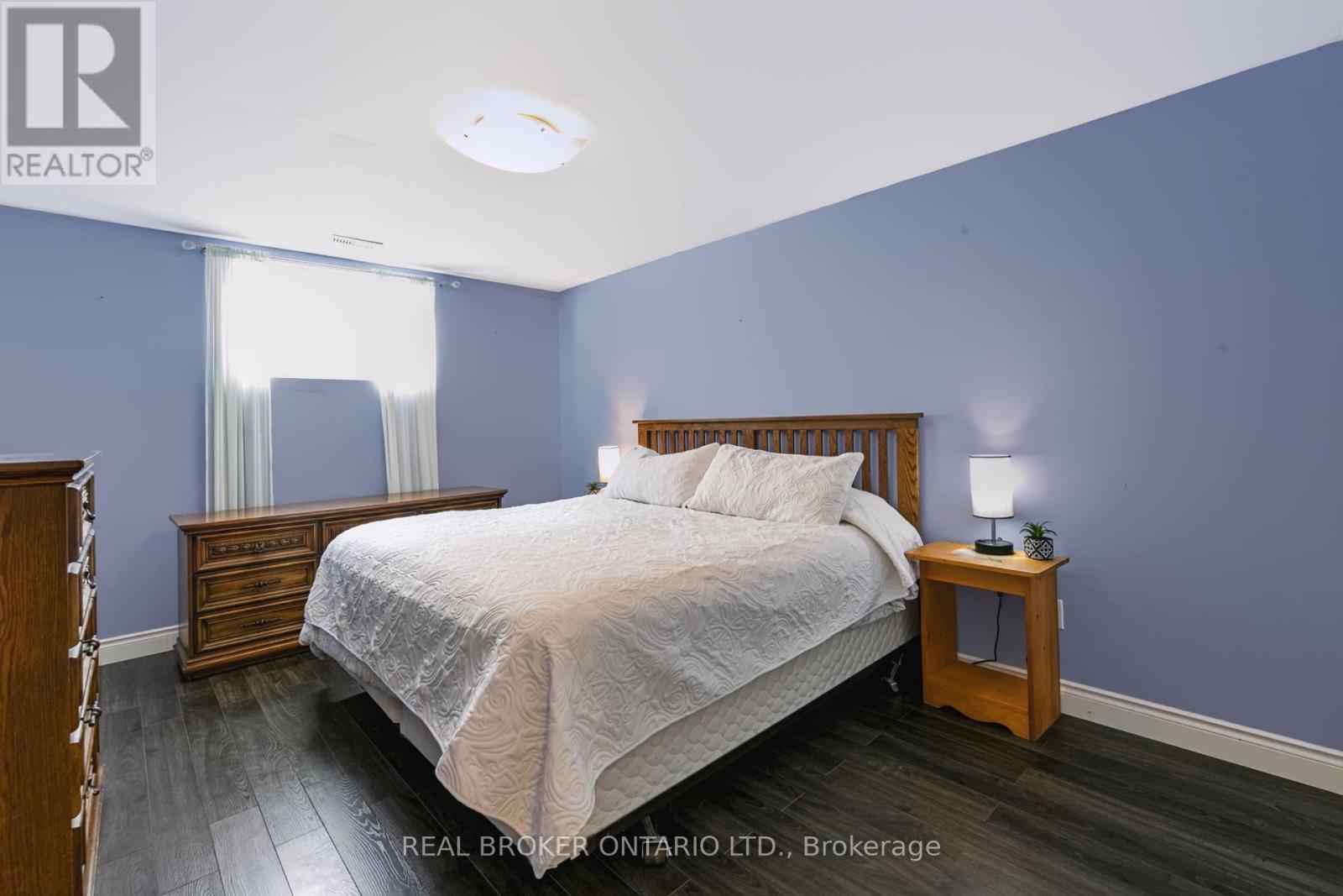 22 - 244 Dundas Street W Property Photo 24