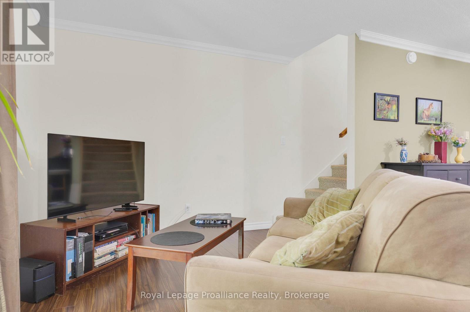 D - 37 Young Street Property Photo 13
