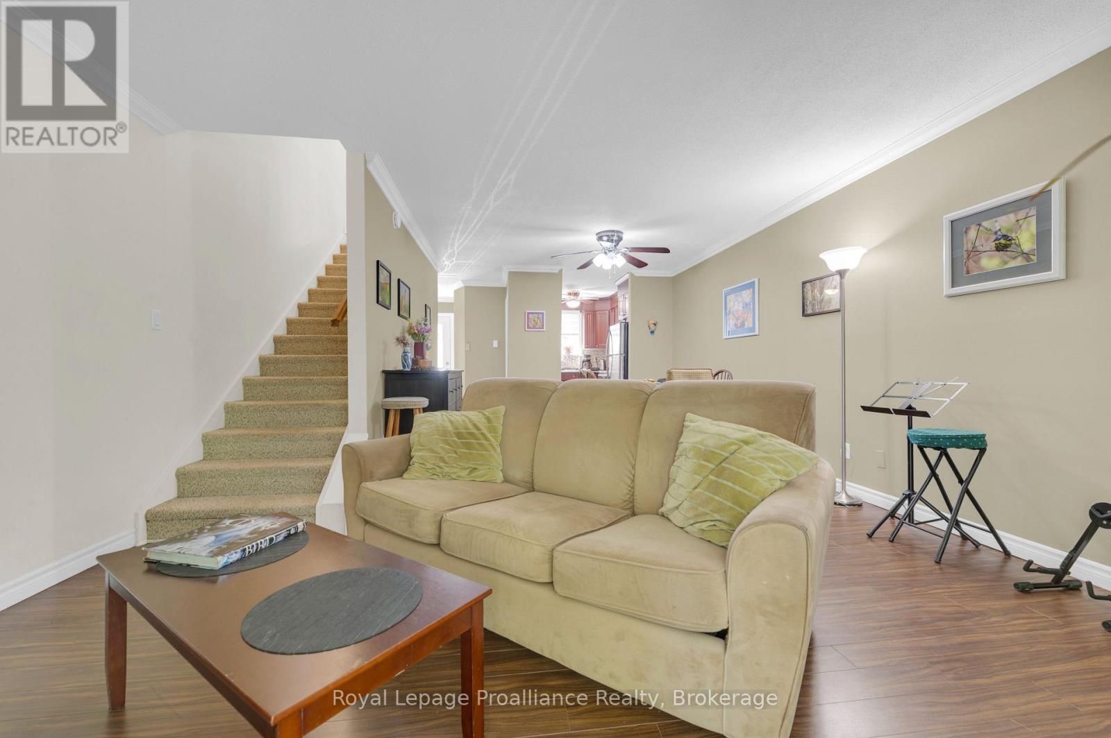 D - 37 Young Street Property Photo 15