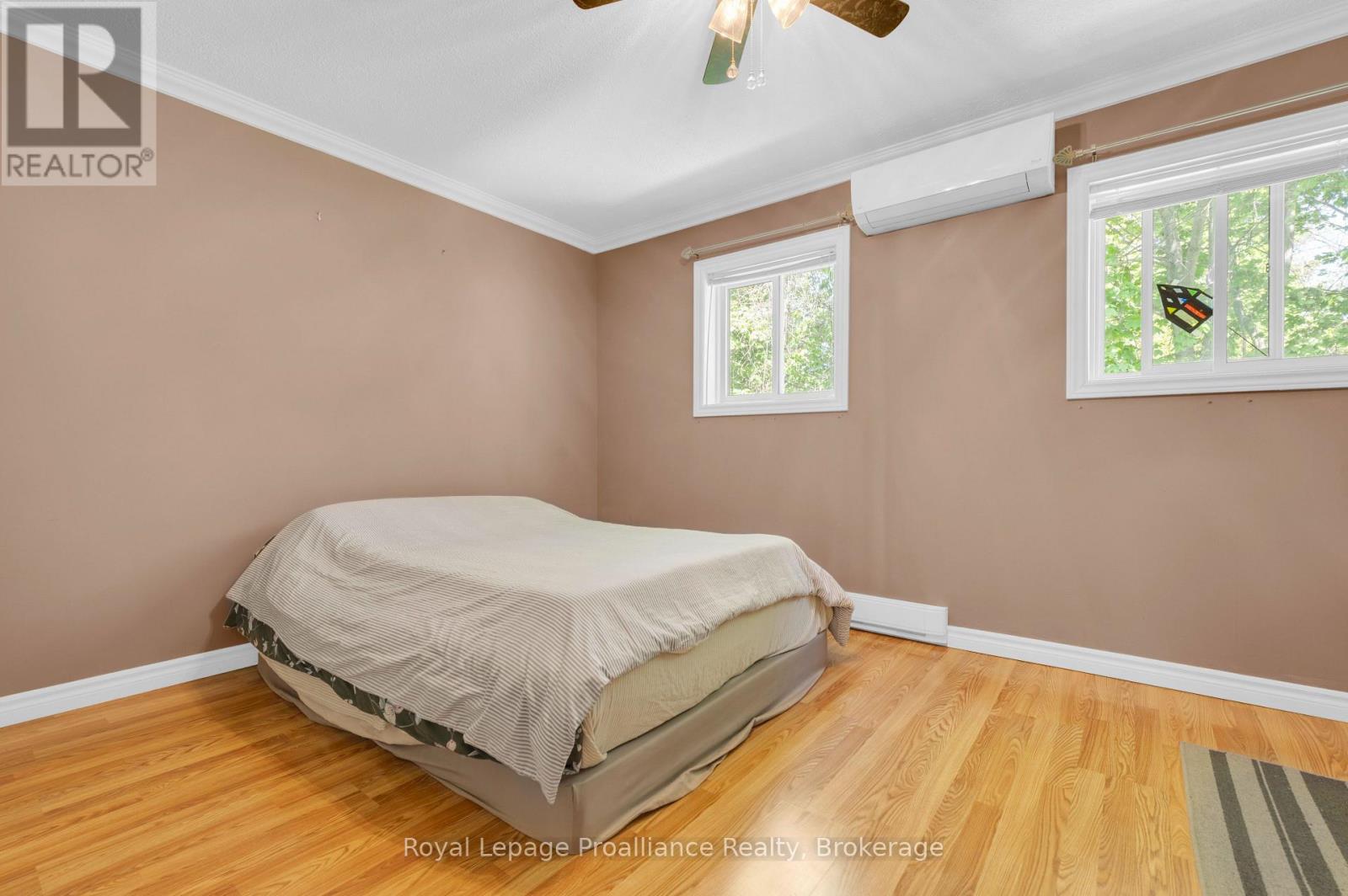 D - 37 Young Street Property Photo 21