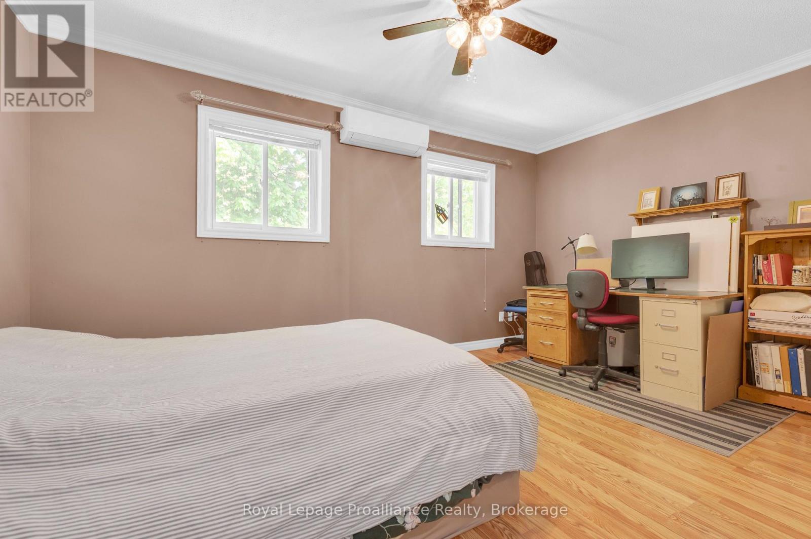 D - 37 Young Street Property Photo 22