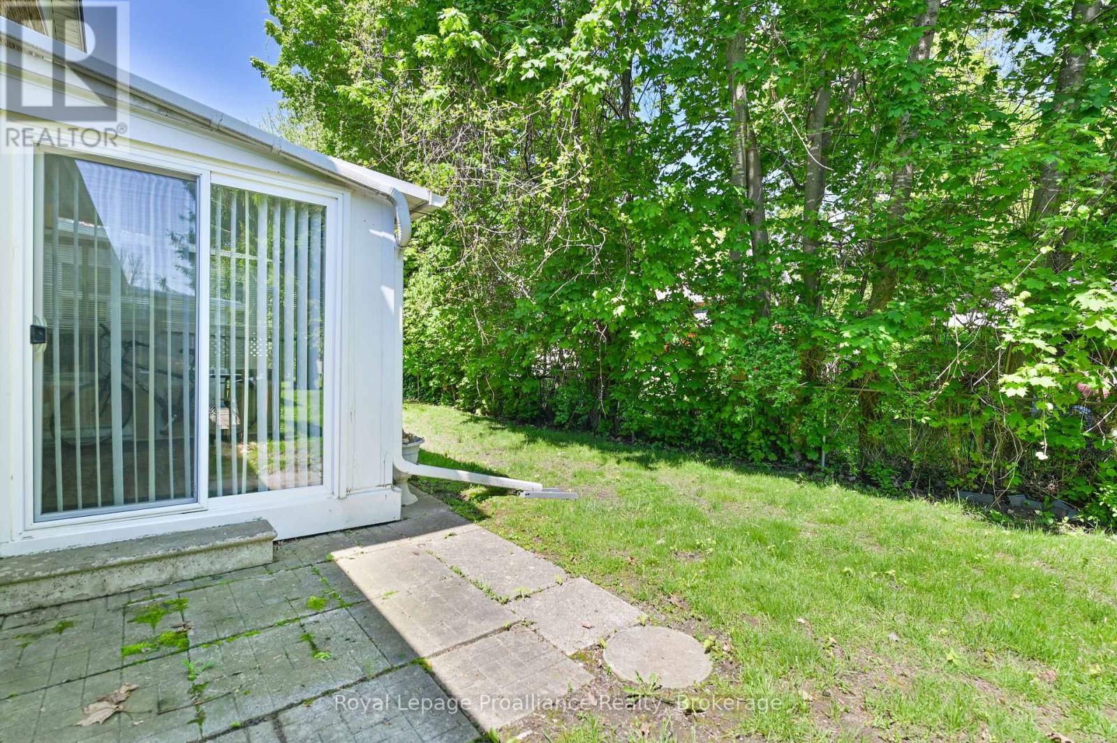 D - 37 Young Street Property Photo 28