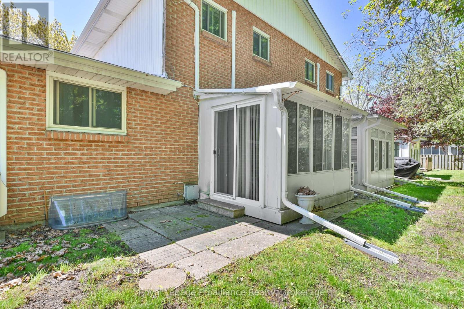 D - 37 Young Street Property Photo 29