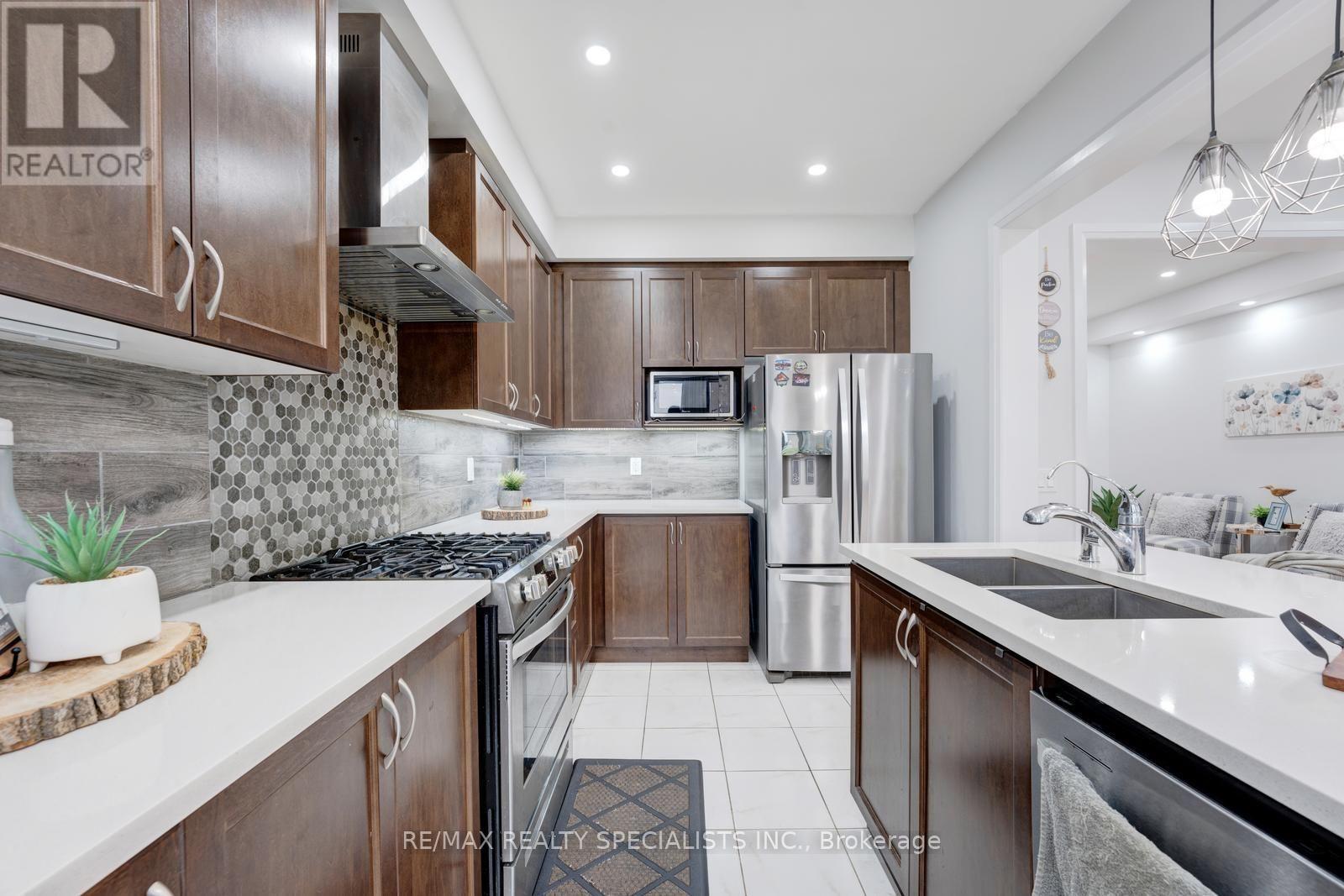 908 Sobeski Avenue Property Photo 20