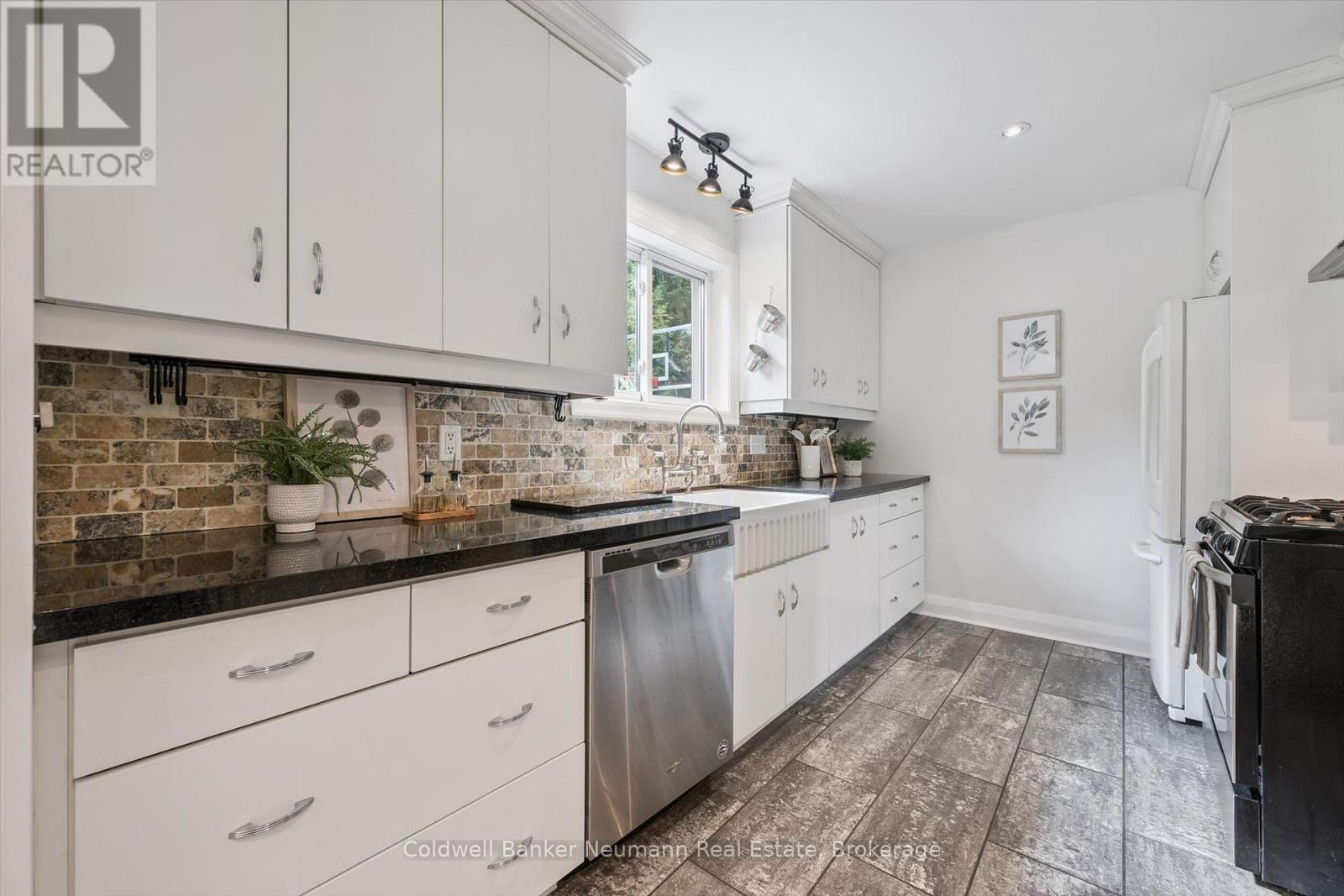 68 Albert Street Property Photo 4