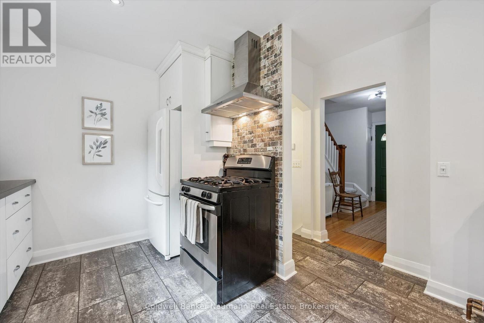 68 Albert Street Property Photo 8