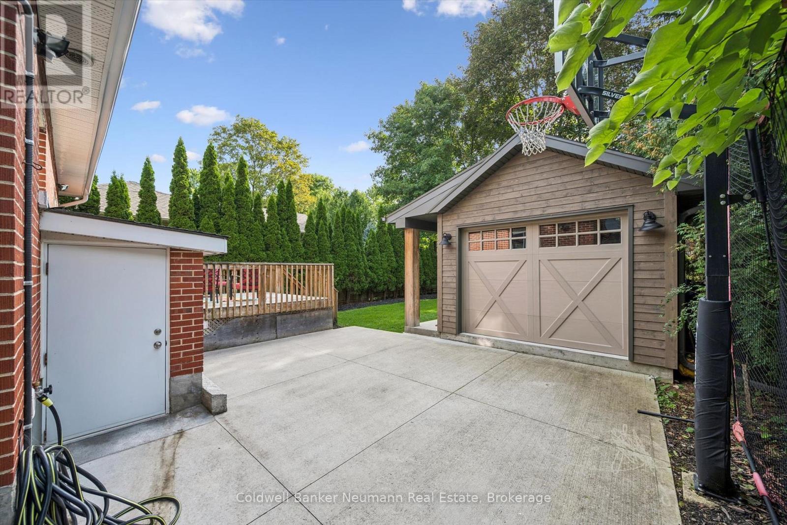 68 Albert Street Property Photo 32