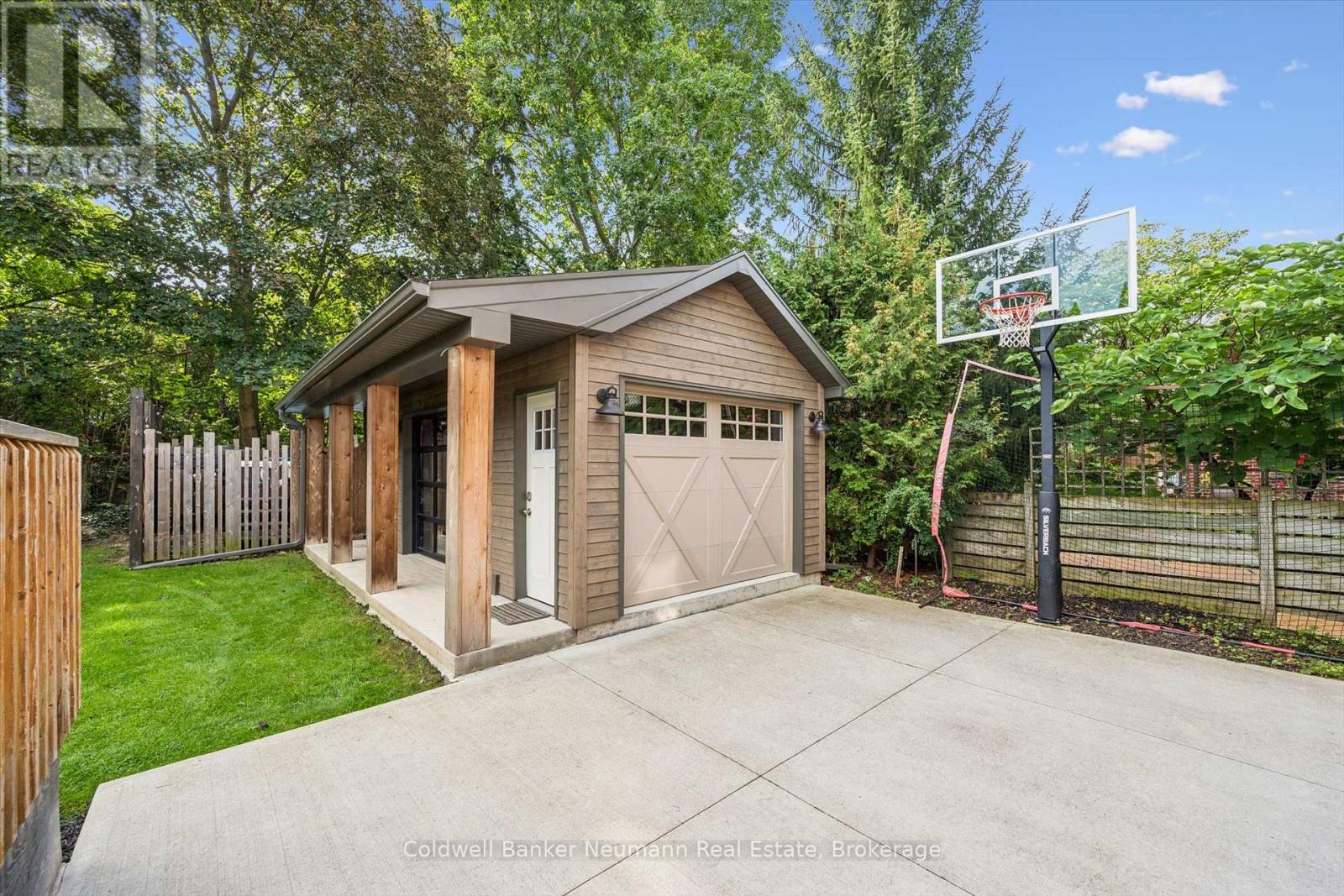 68 Albert Street Property Photo 33