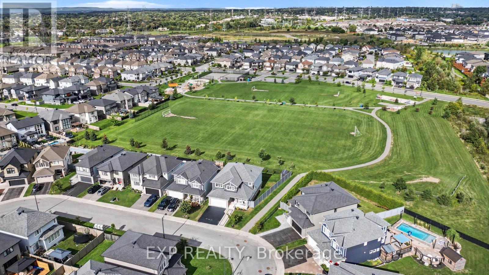 362 Gloaming Crescent Property Photo 2