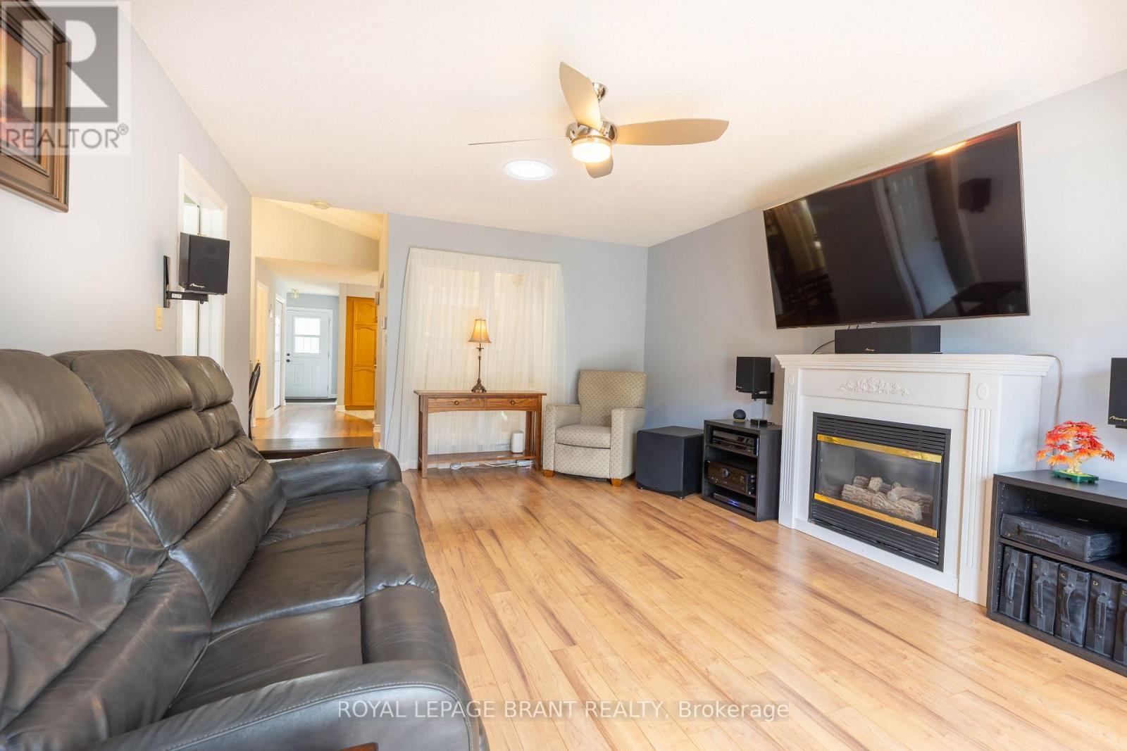 12 Hawkins Crescent Property Photo 8