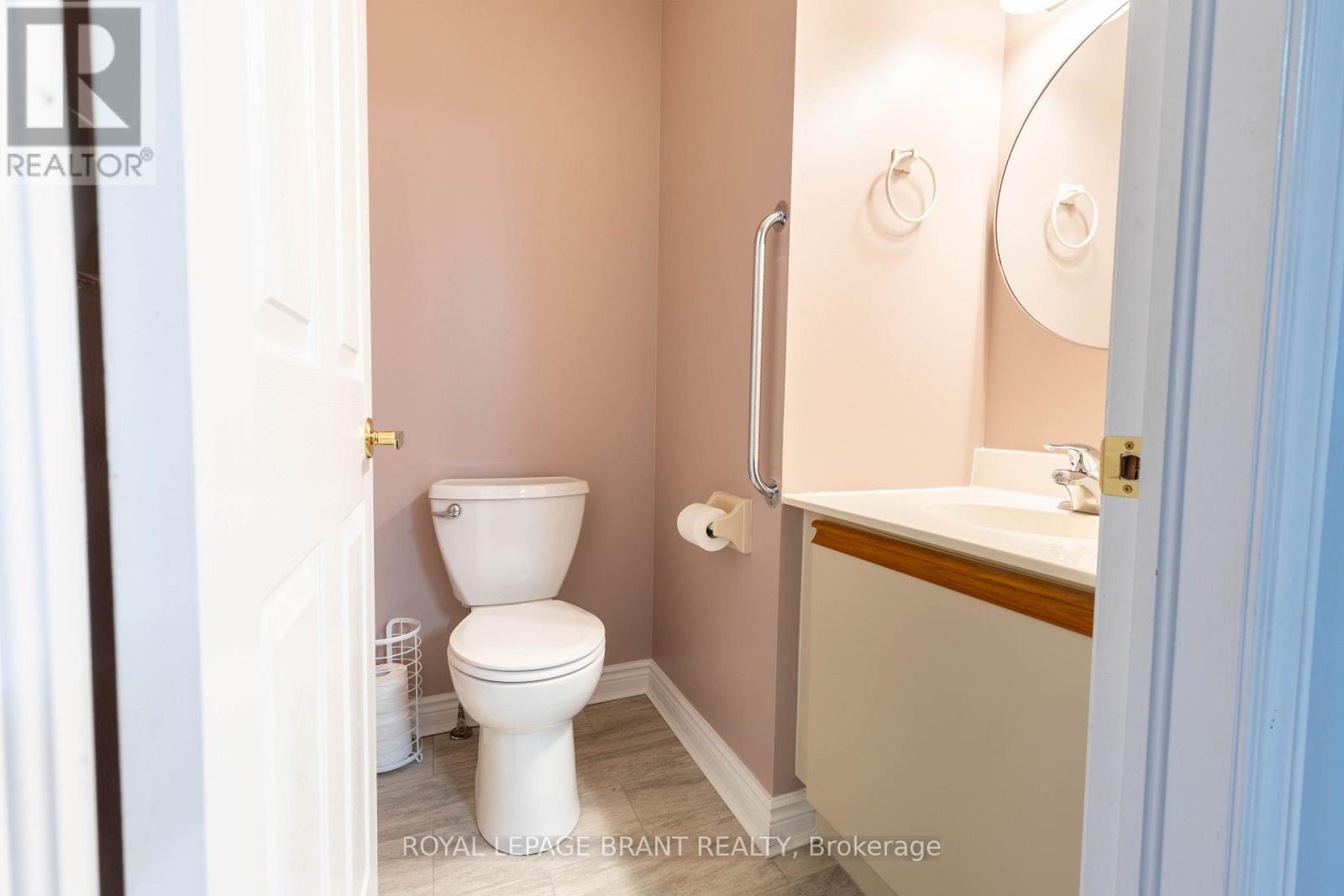 12 Hawkins Crescent Property Photo 16