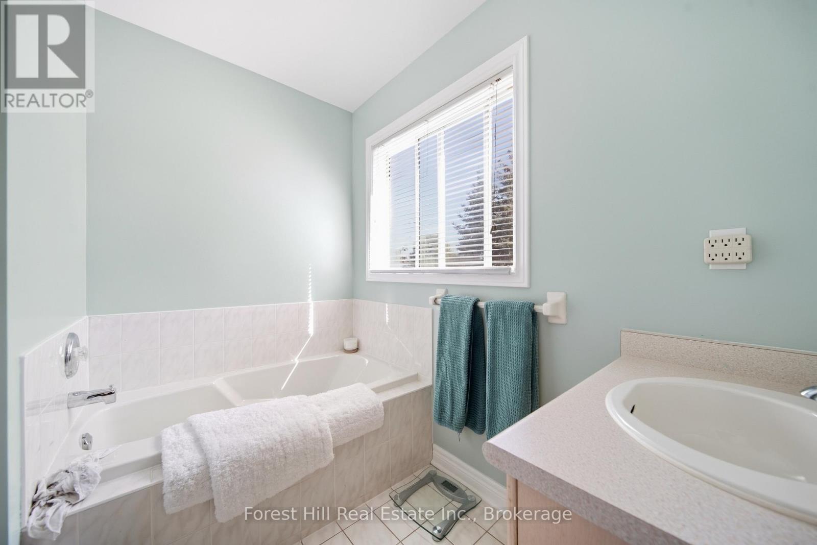 65 Heathfield Crescent Property Photo 28