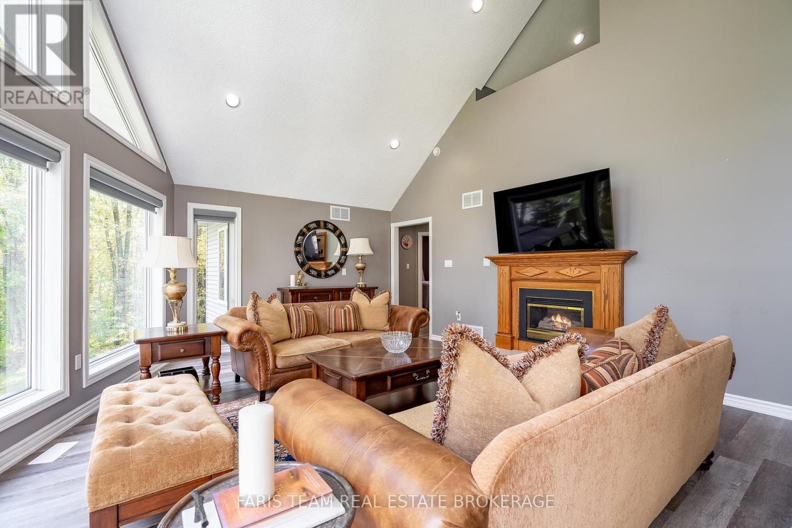 6 Spring Lane Property Photo 9