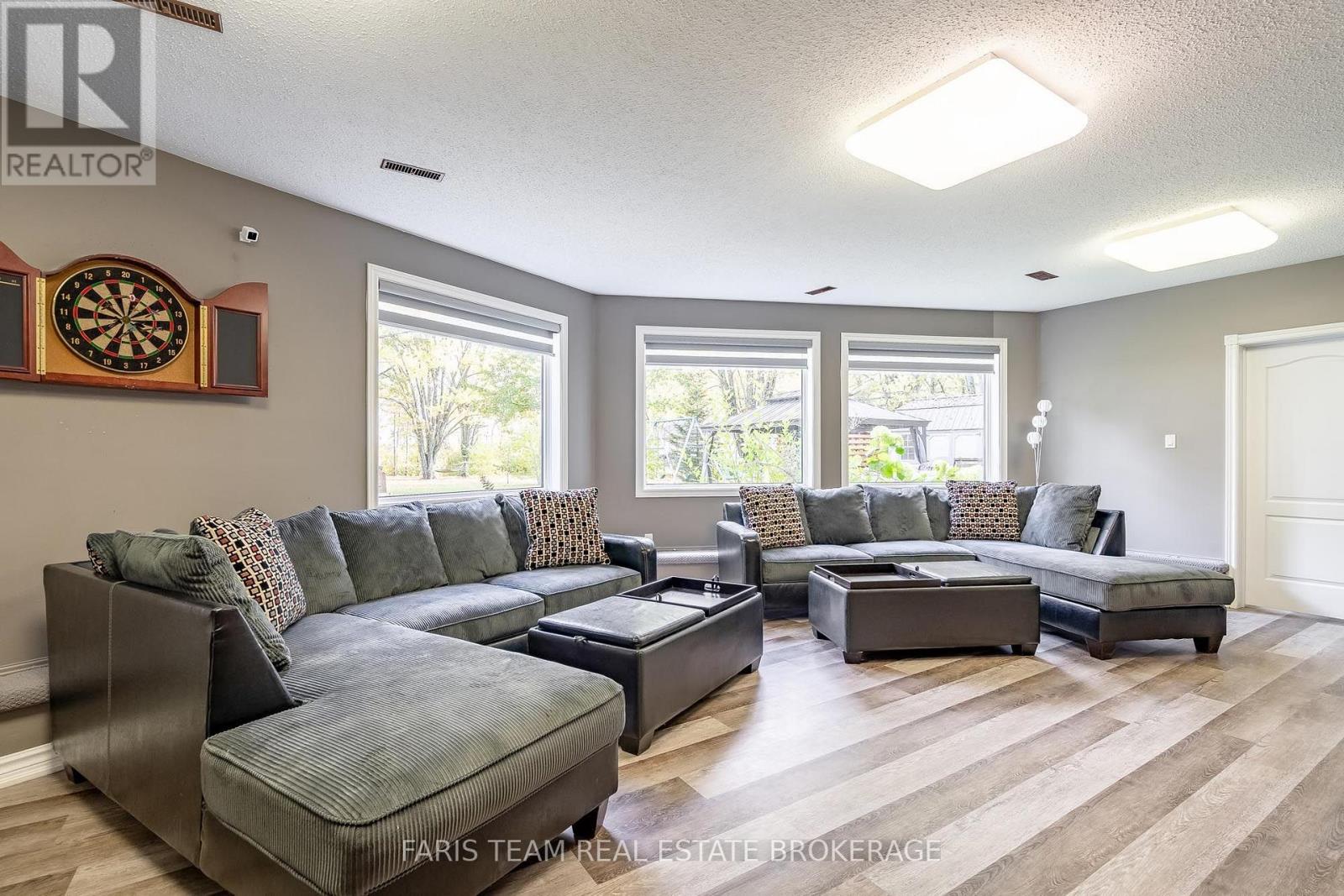 6 Spring Lane Property Photo 16