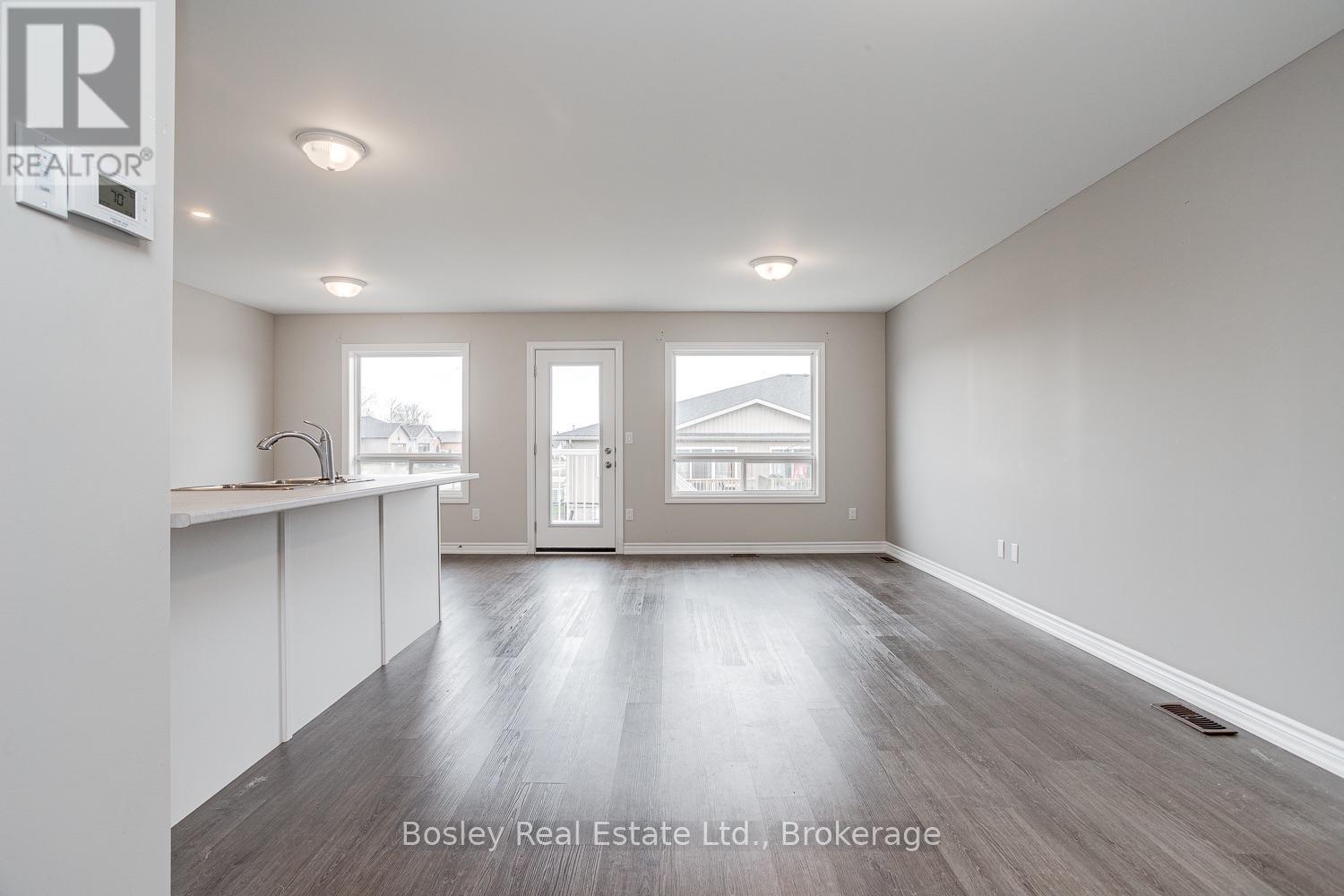 11 Tolman Street Property Photo 9