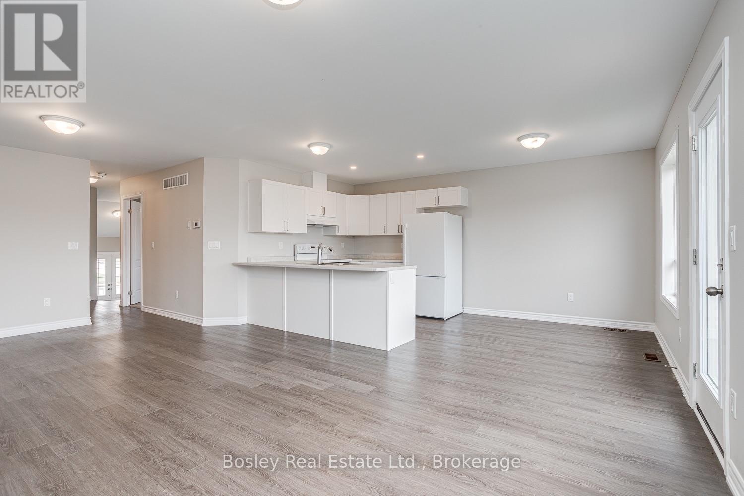 11 Tolman Street Property Photo 12