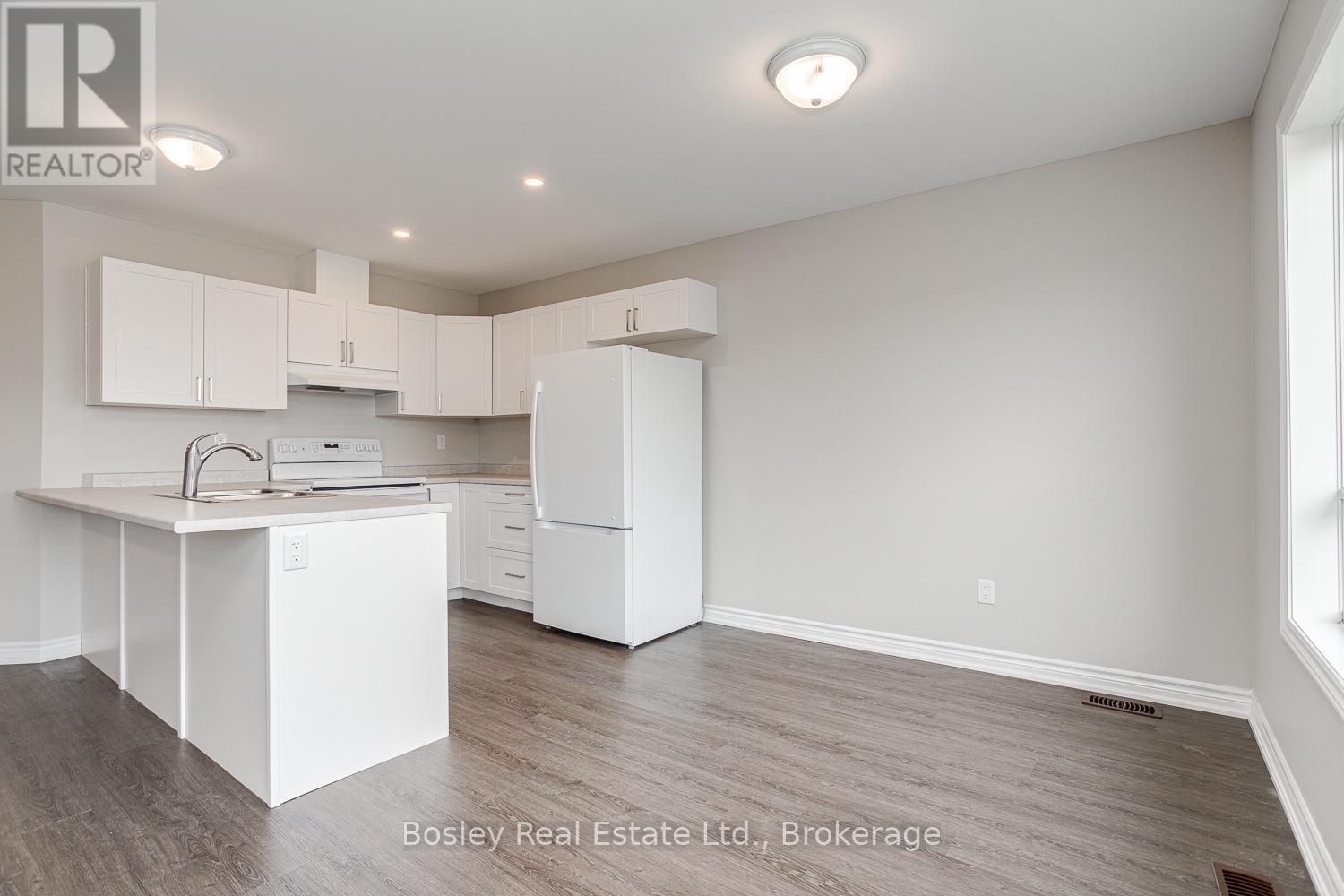 11 Tolman Street Property Photo 16